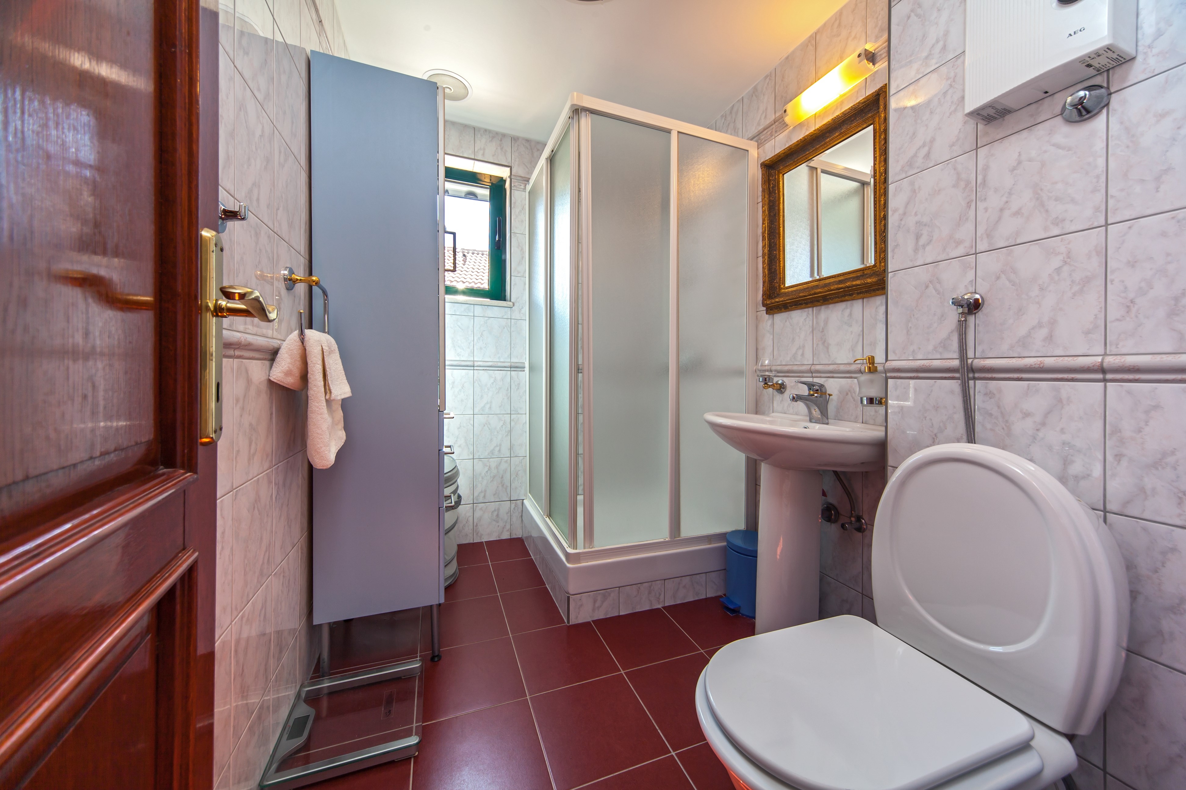 Three bedroom house with terrace Sumartin, Brač  K