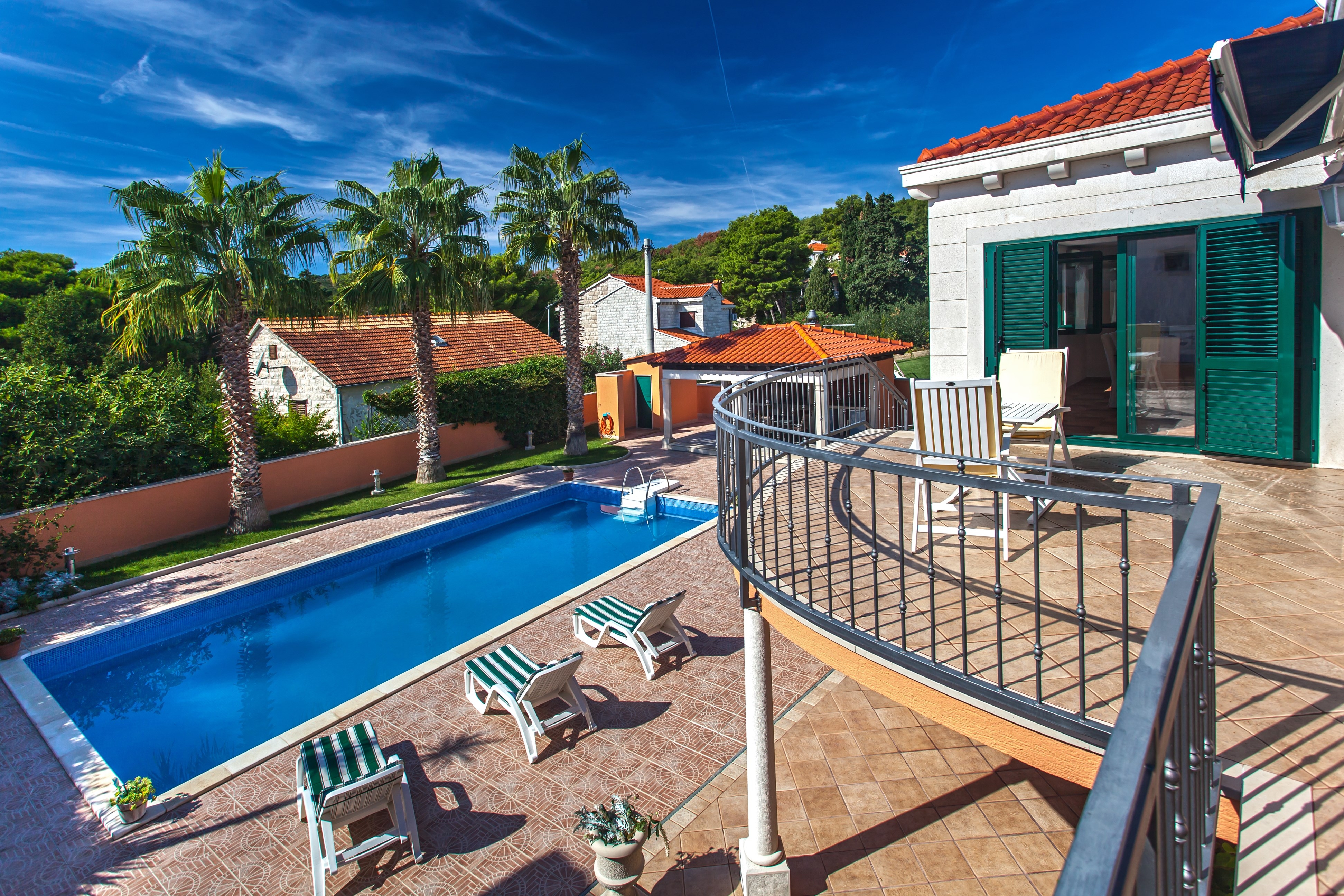 Three bedroom house with terrace Sumartin, Brač  K
