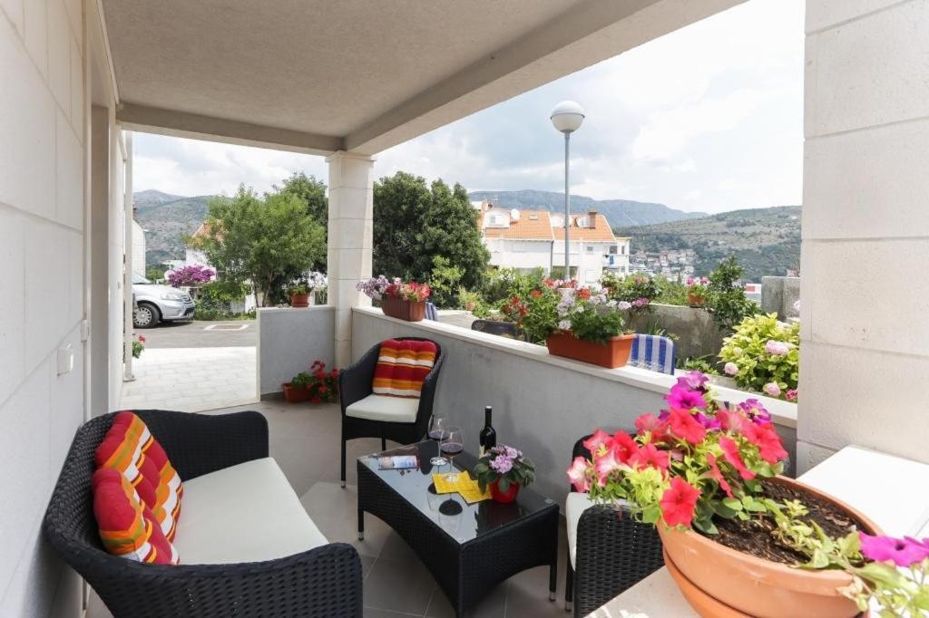 One bedroom apartment with terrace Dubrovnik  A-a