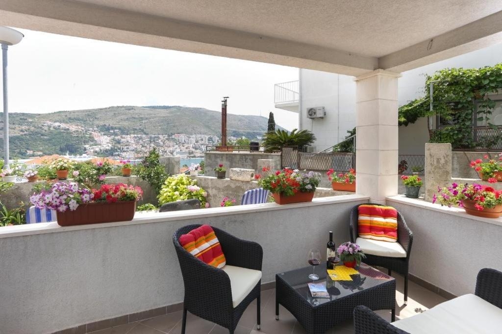 One bedroom apartment with terrace Dubrovnik (A-21248-a)