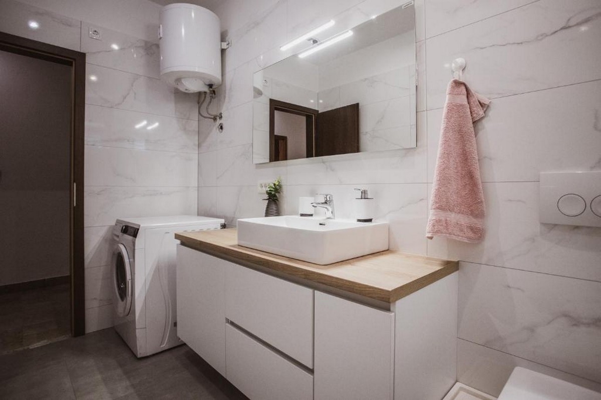 Two bedroom apartment with terrace Dugi Rat, Omiš  A-a