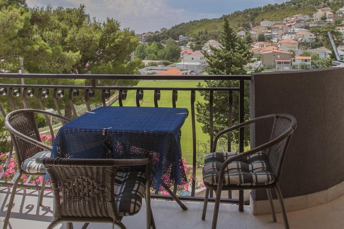 Two bedroom apartment with terrace Dugi Rat, Omiš  A-a