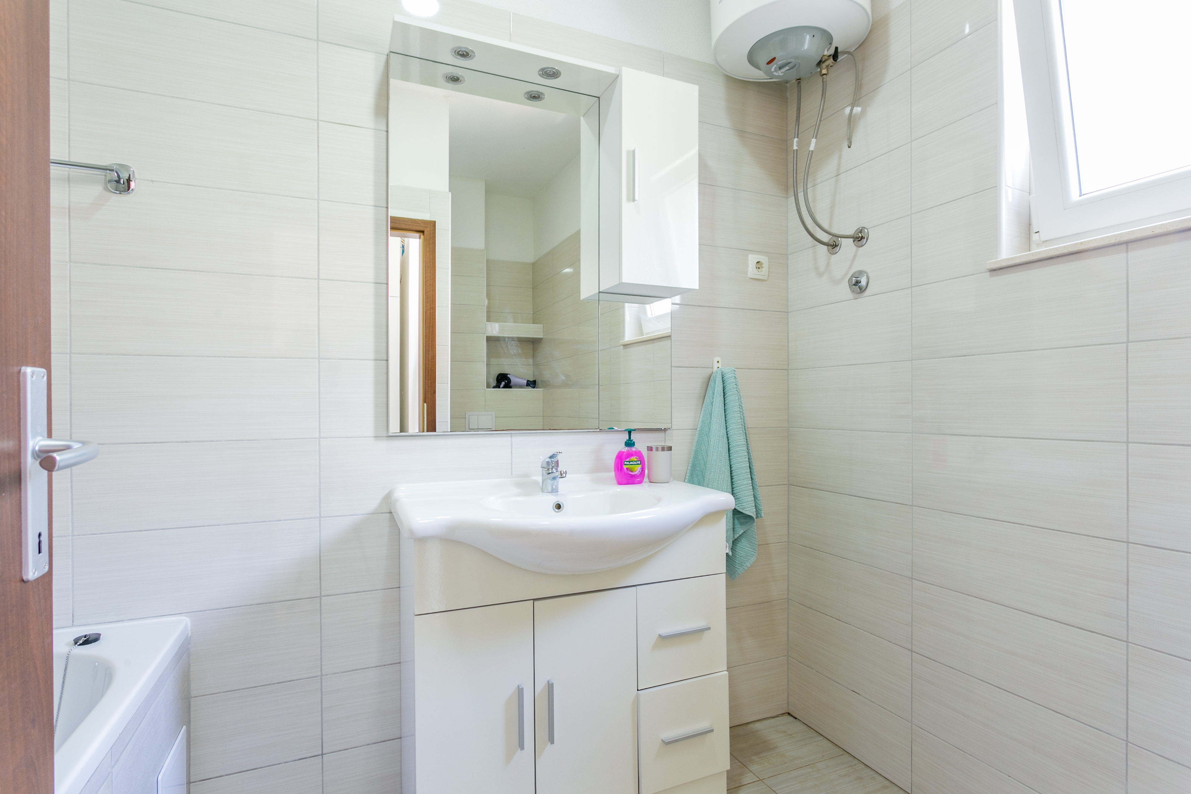Three bedroom house with terrace Kaštel Štafilić, Kaštela  K