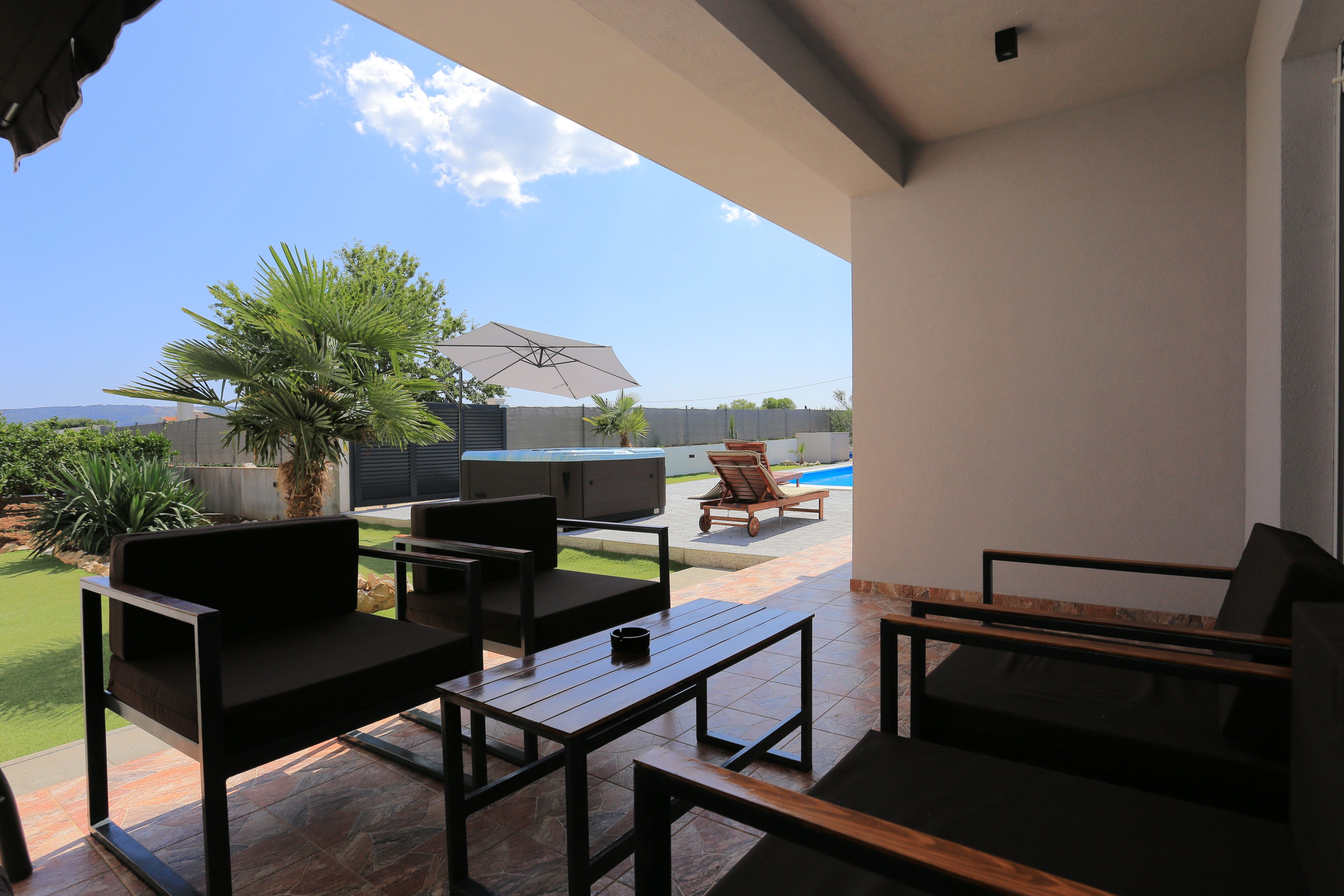 Three bedroom house with terrace Kaštel Štafilić, Kaštela  K