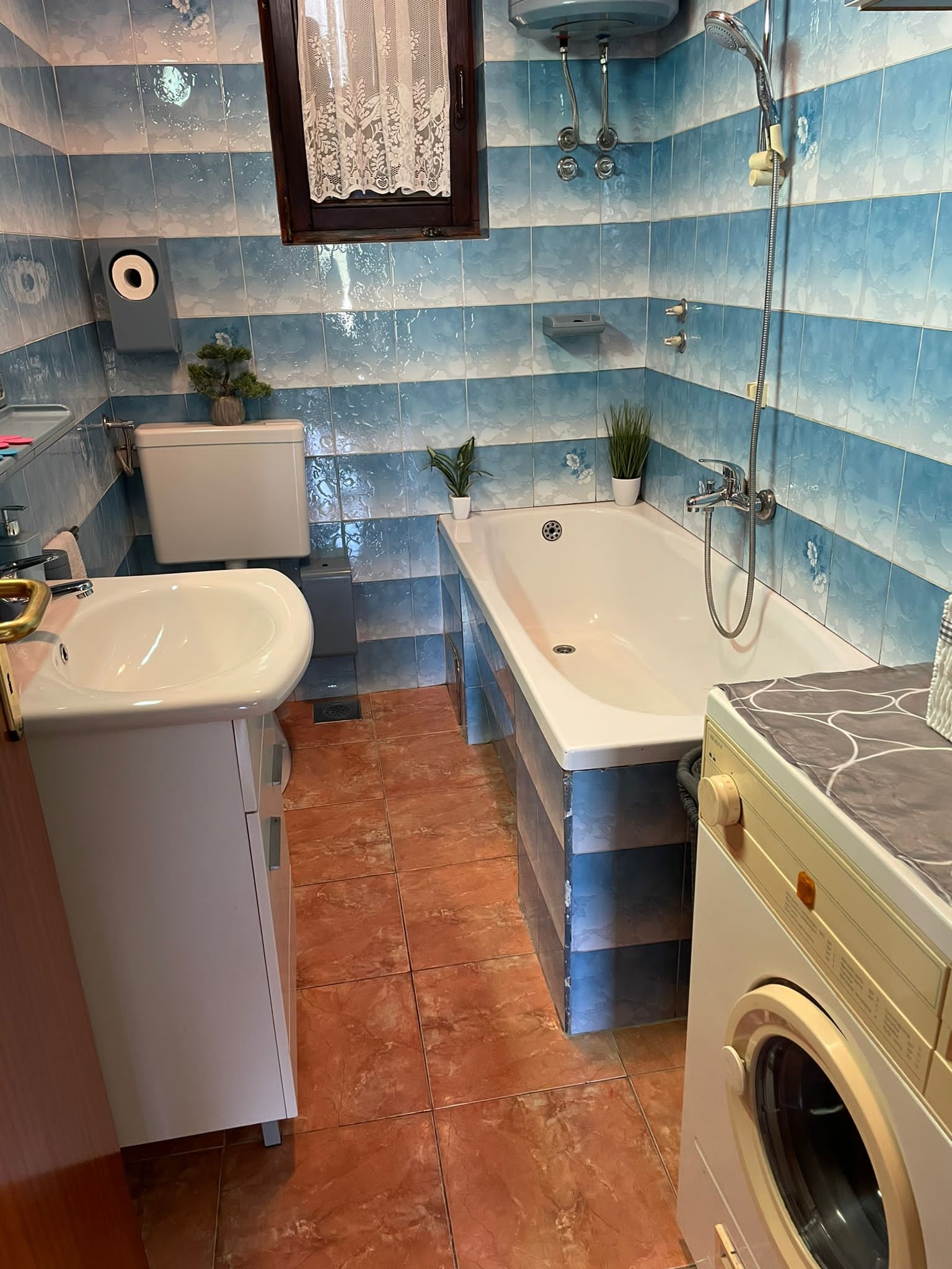 Three bedroom house with terrace Mijaca, Zagora  K