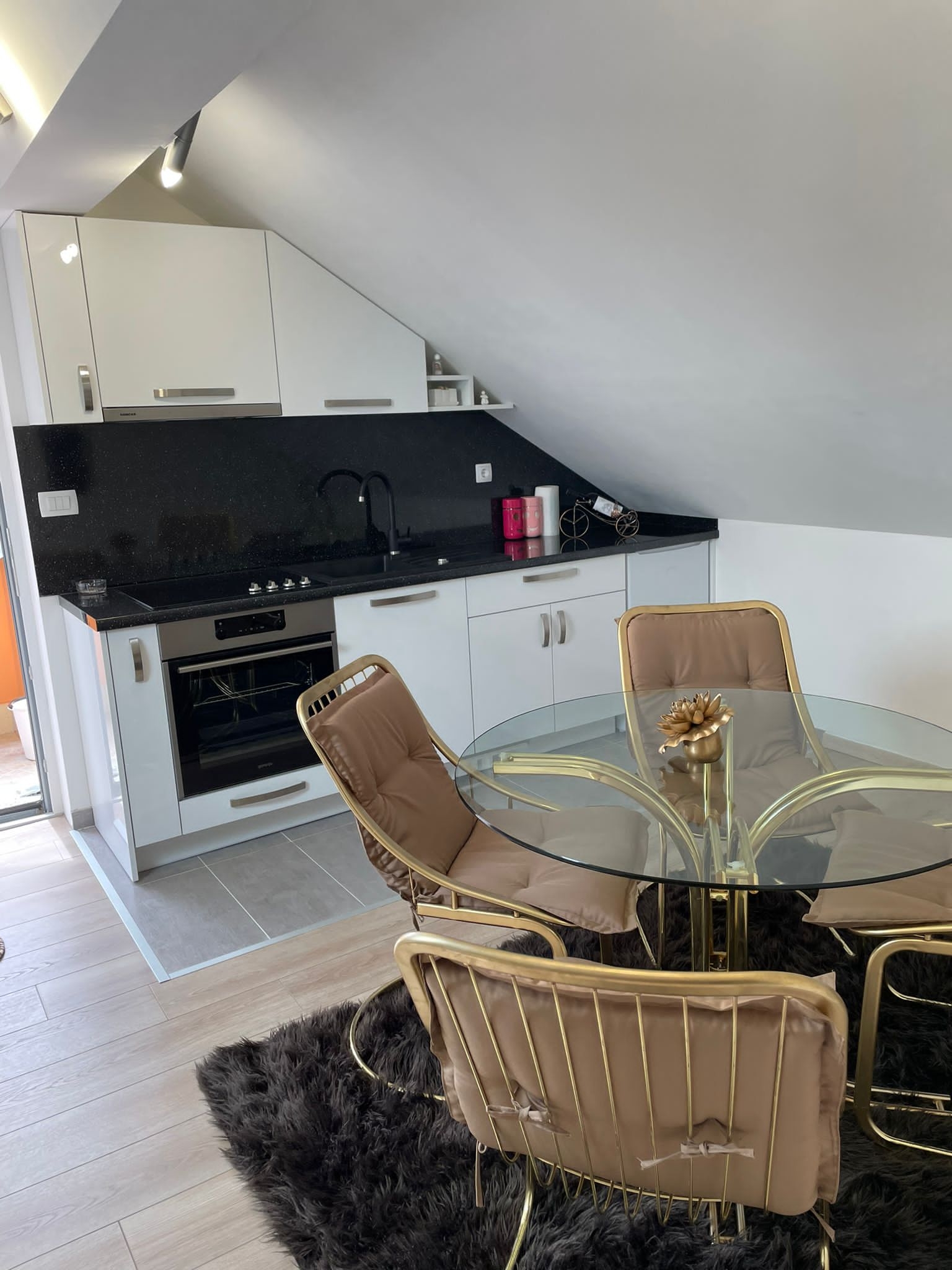 Three bedroom house with terrace Mijaca, Zagora  K