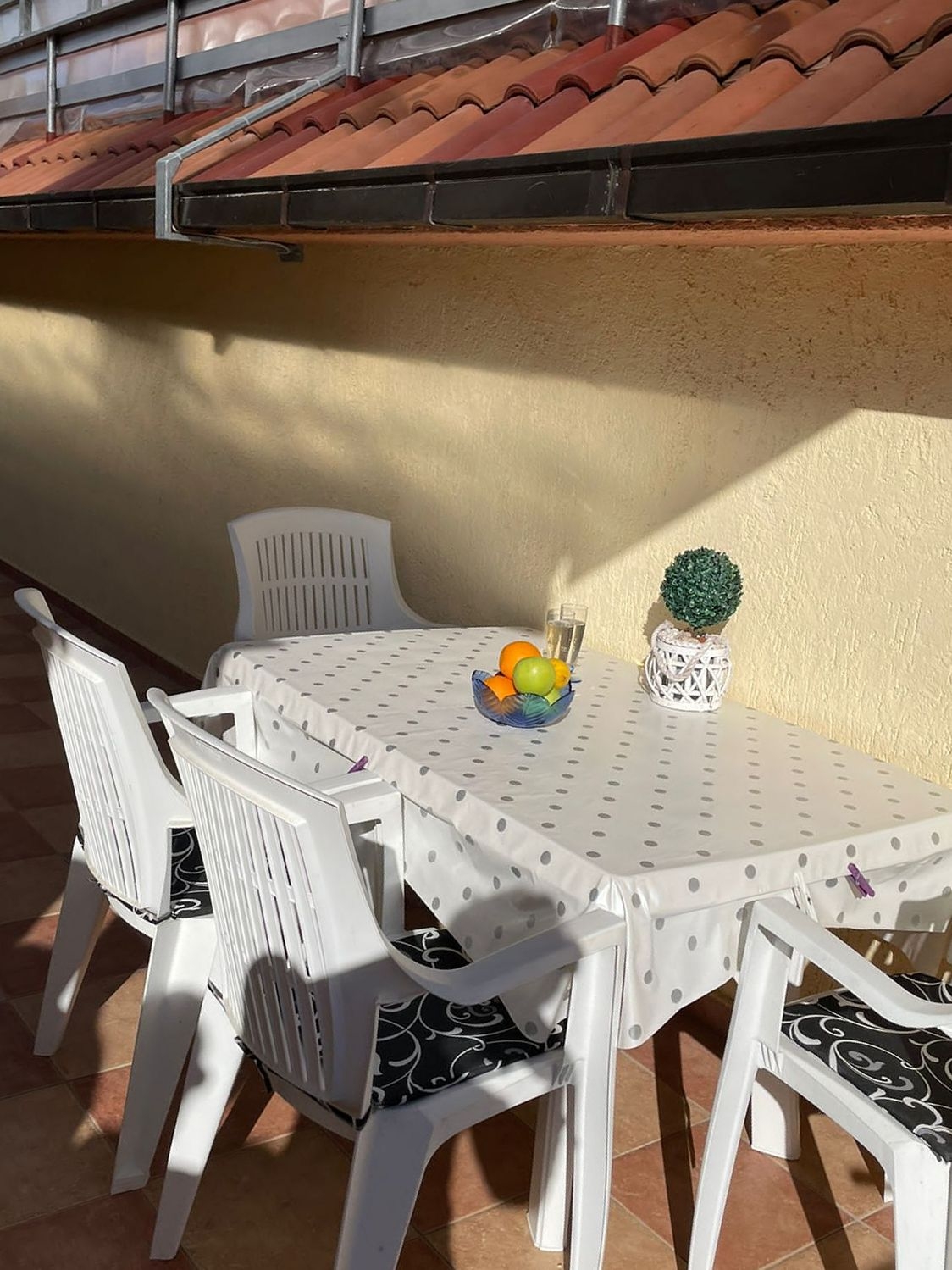 Three bedroom house with terrace Mijaca, Zagora  K