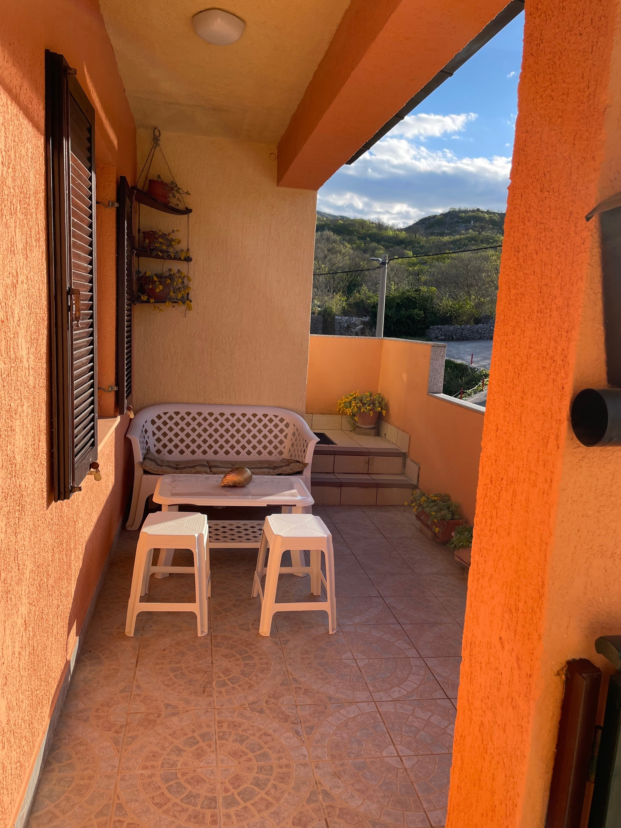 Three bedroom house with terrace Mijaca, Zagora  K