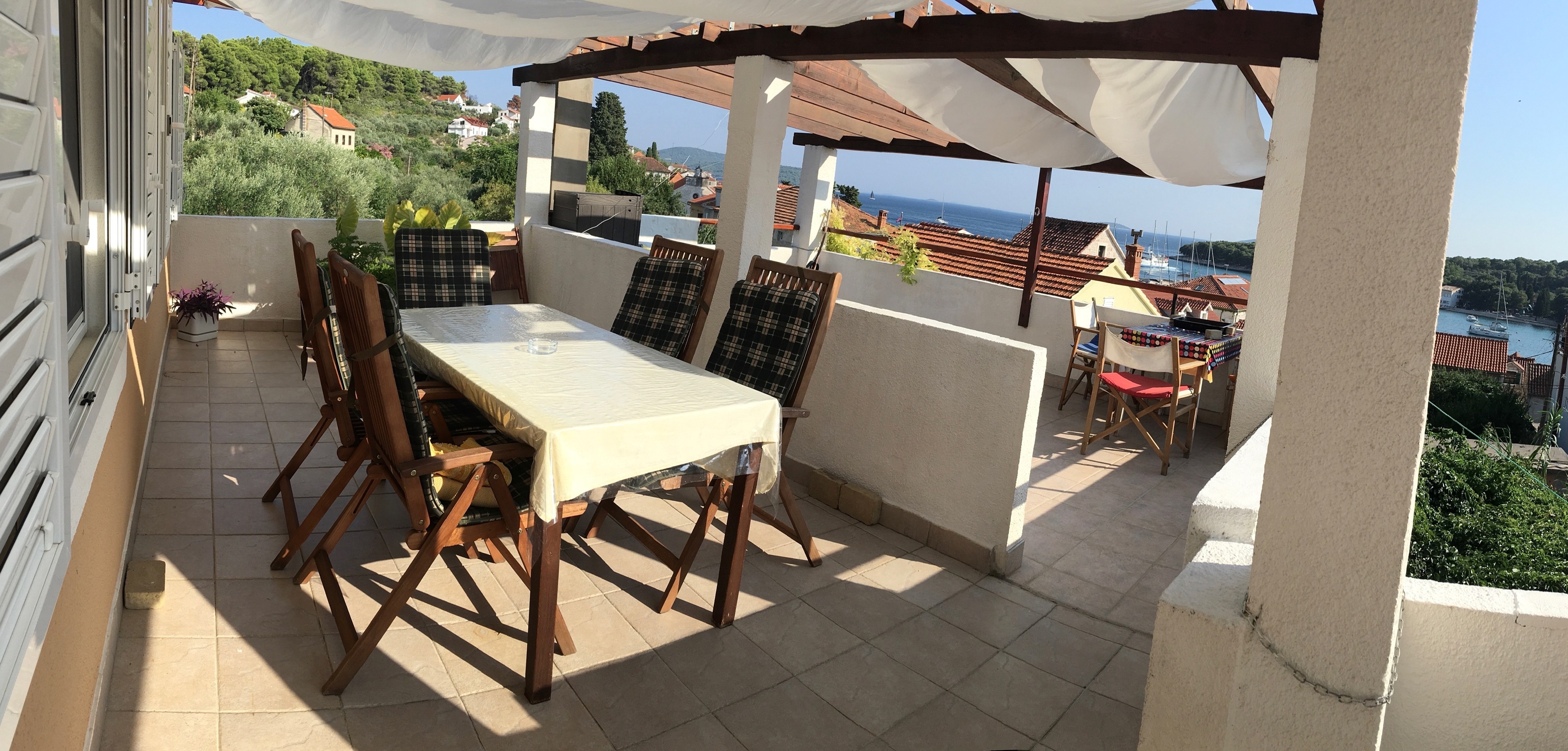 Jednosobni apartman s terasom i pogledom na more Prvić Luka, Prvić  A-a