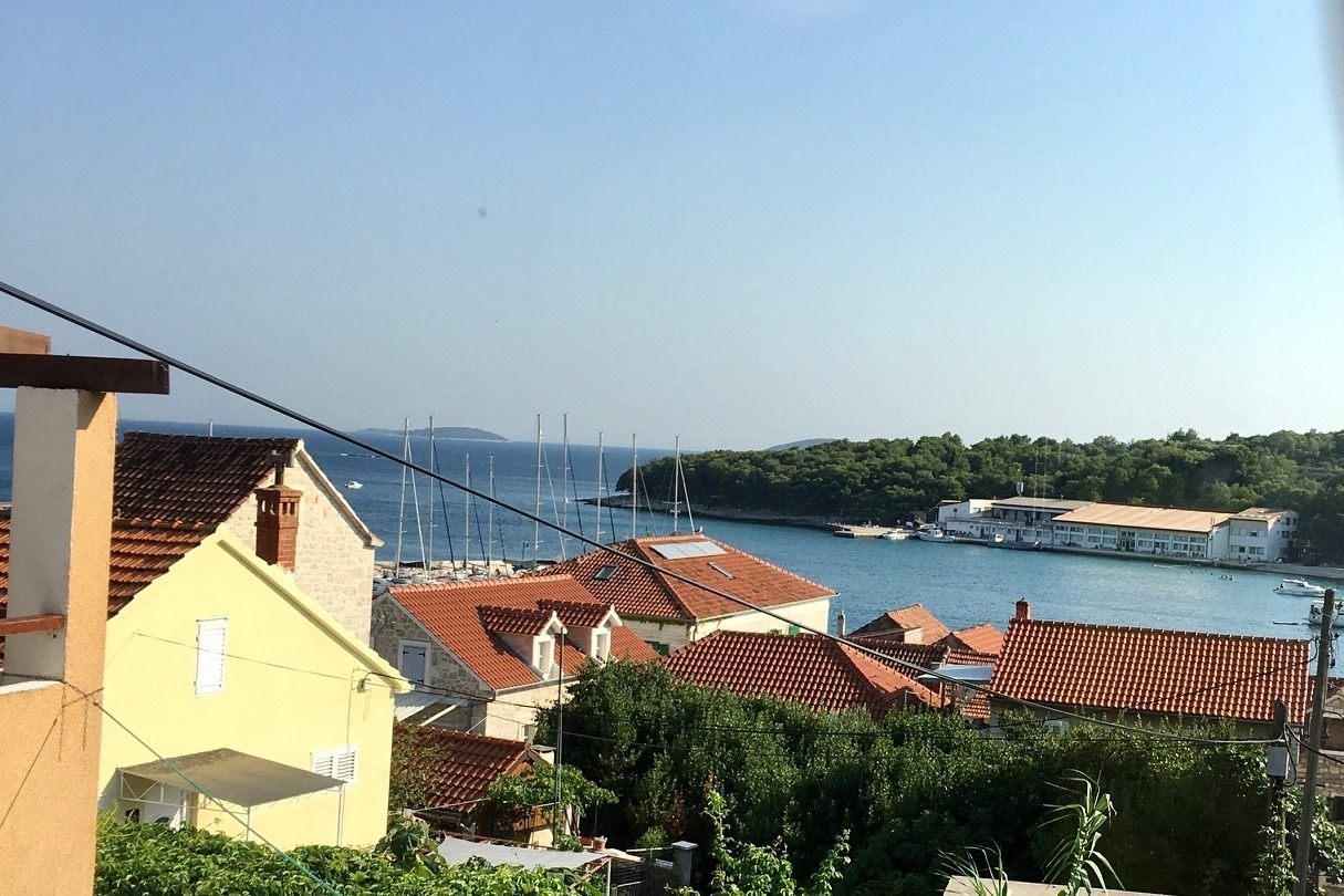Jednosobni apartman s terasom i pogledom na more Prvić Luka, Prvić  A-a