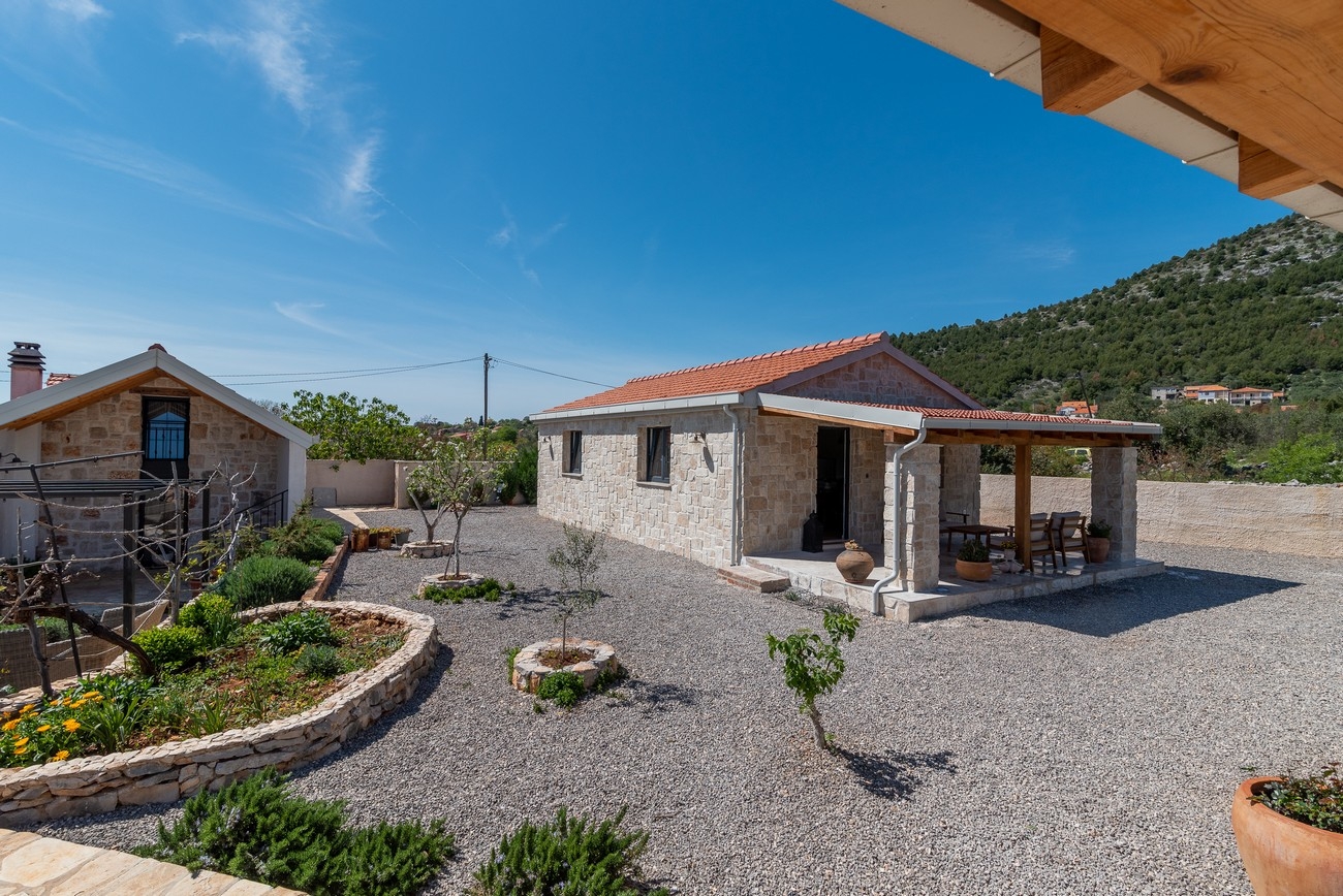 Two bedroom house with terrace Vrsine, Trogir K