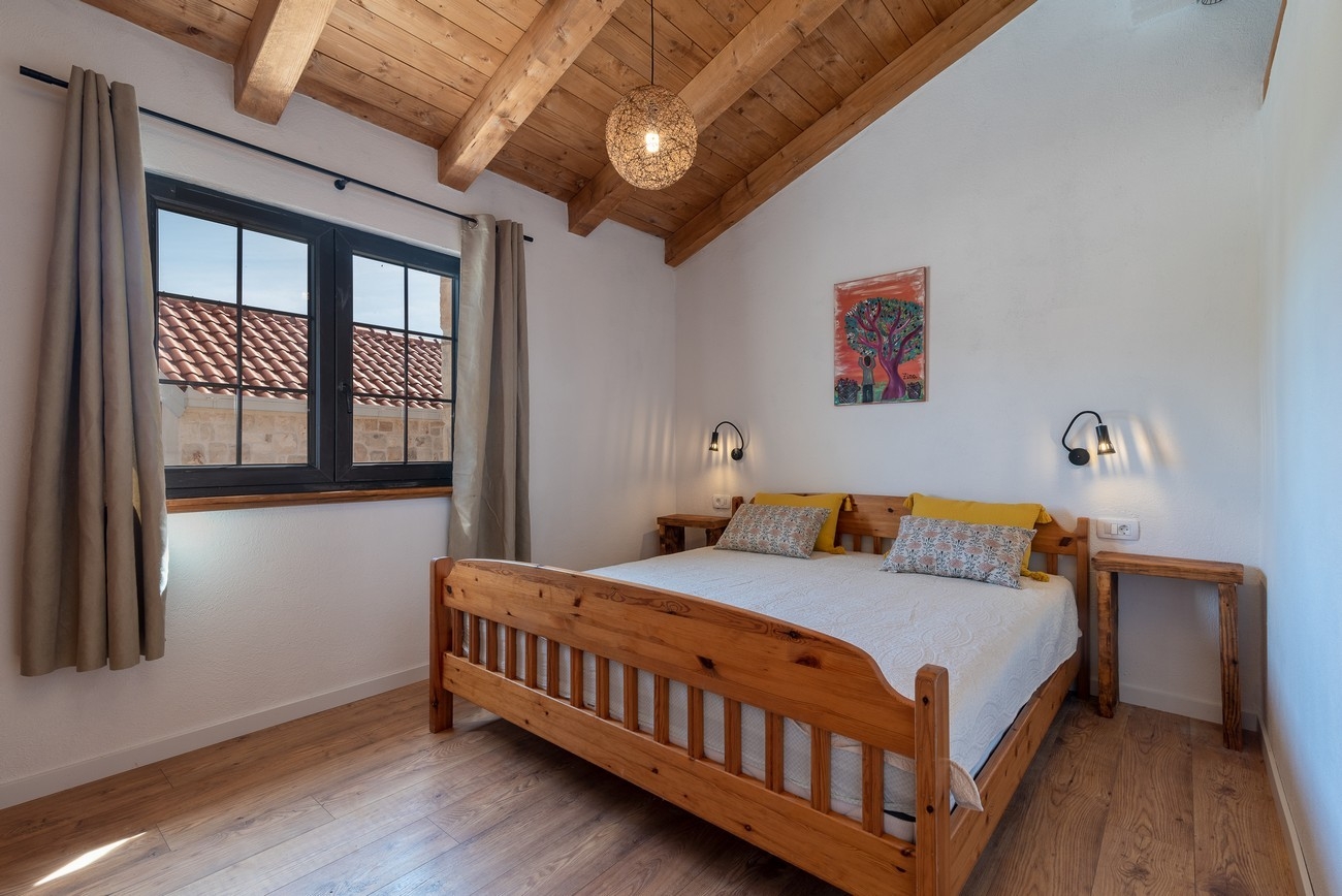 Two bedroom house with terrace Vrsine, Trogir  K