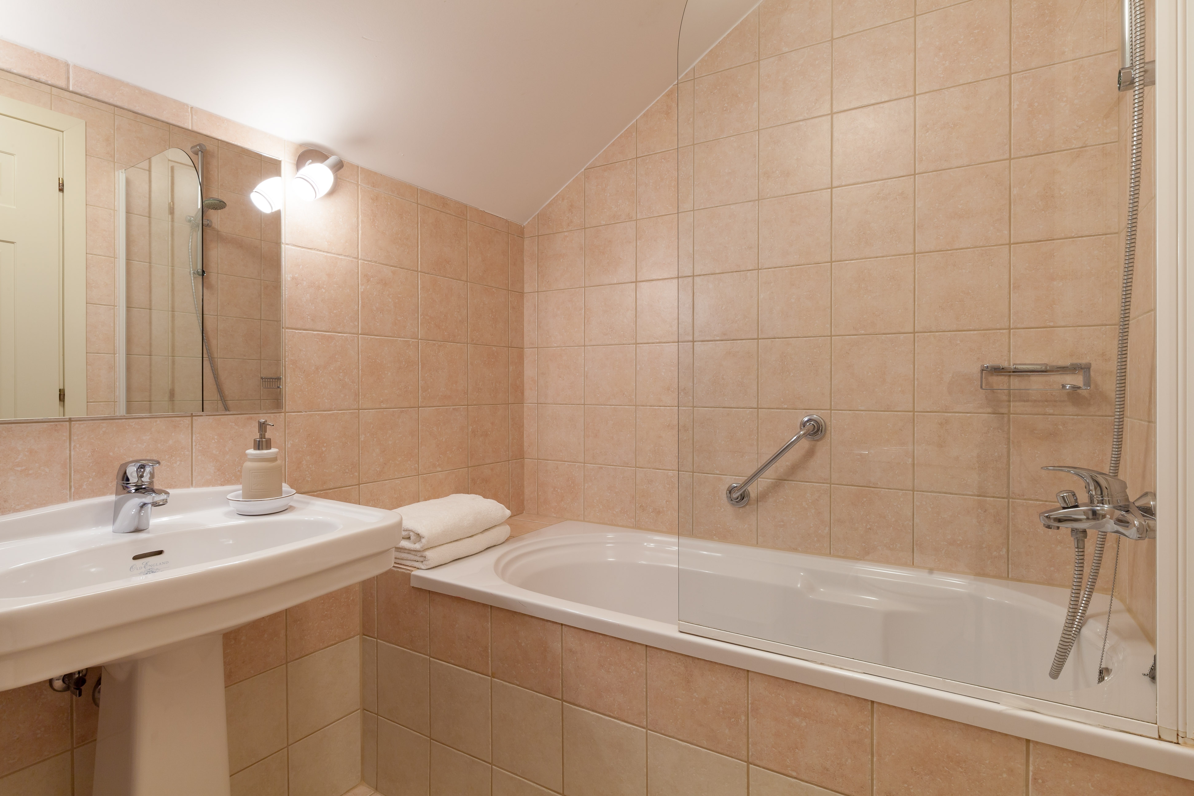 Four bedroom house with terrace and sea view Sumartin, Brač  K