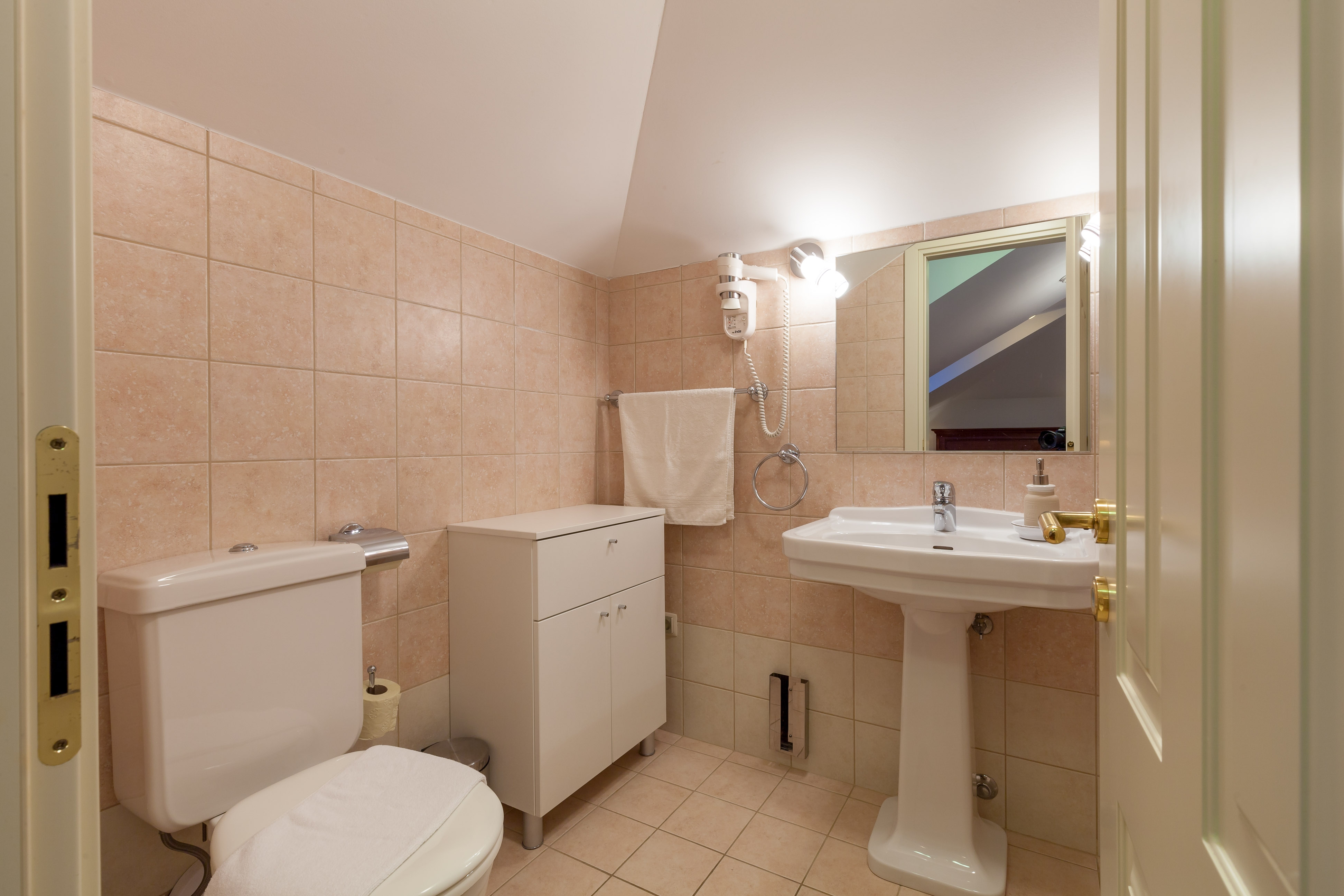 Four bedroom house with terrace and sea view Sumartin, Brač  K
