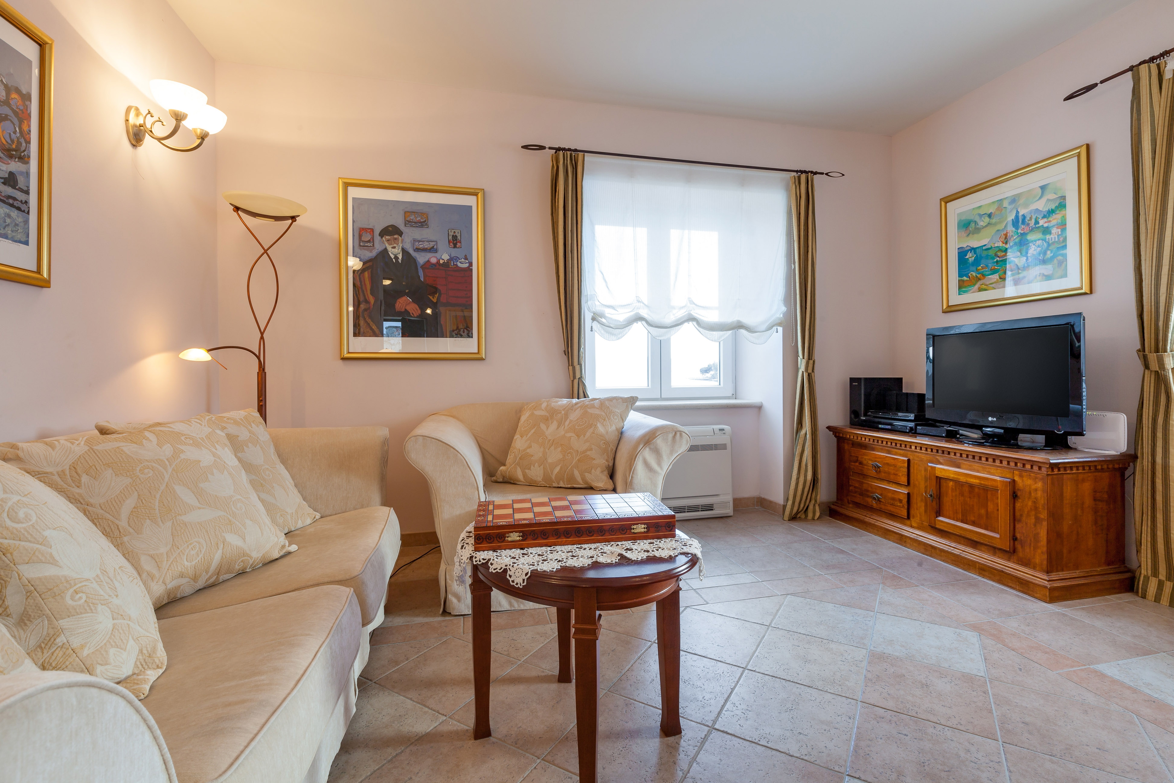 Four-bedroom house with terrace and sea view Sumartin, Brač (K-21283)