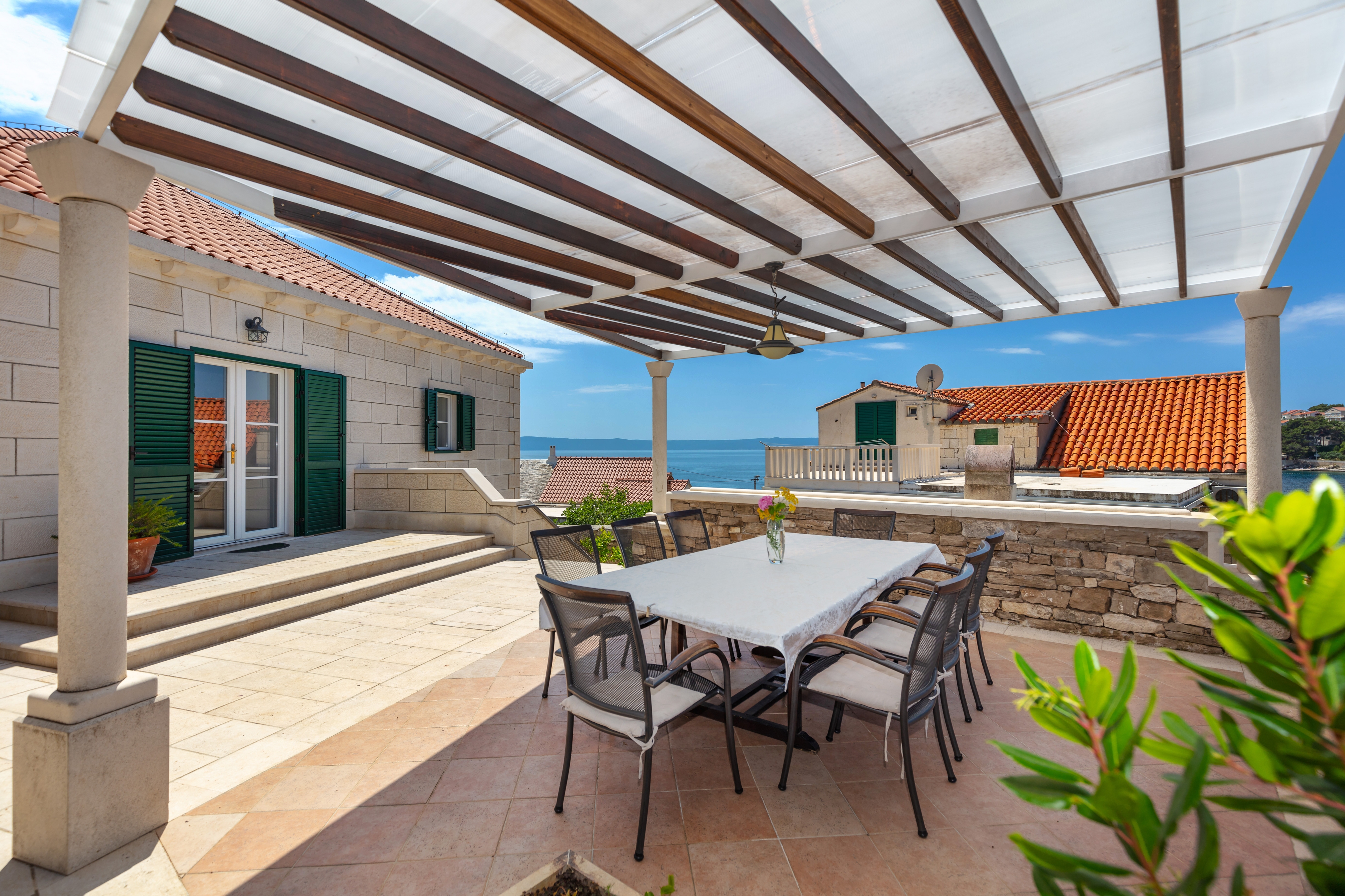 Four bedroom house with terrace and sea view Sumartin, Brač  K
