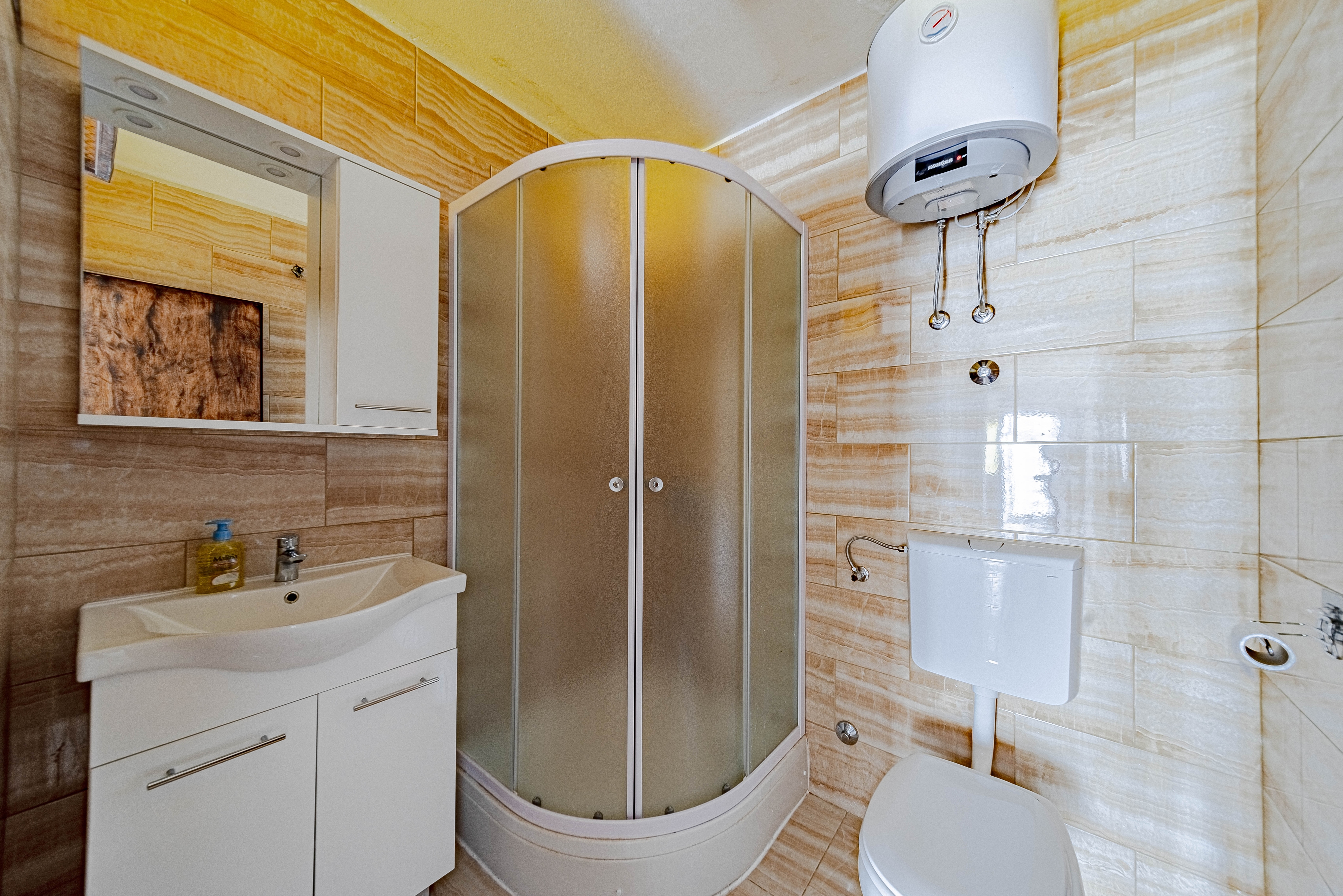 Comfortable and spacious house near beach Lumbarda, Korčula  K