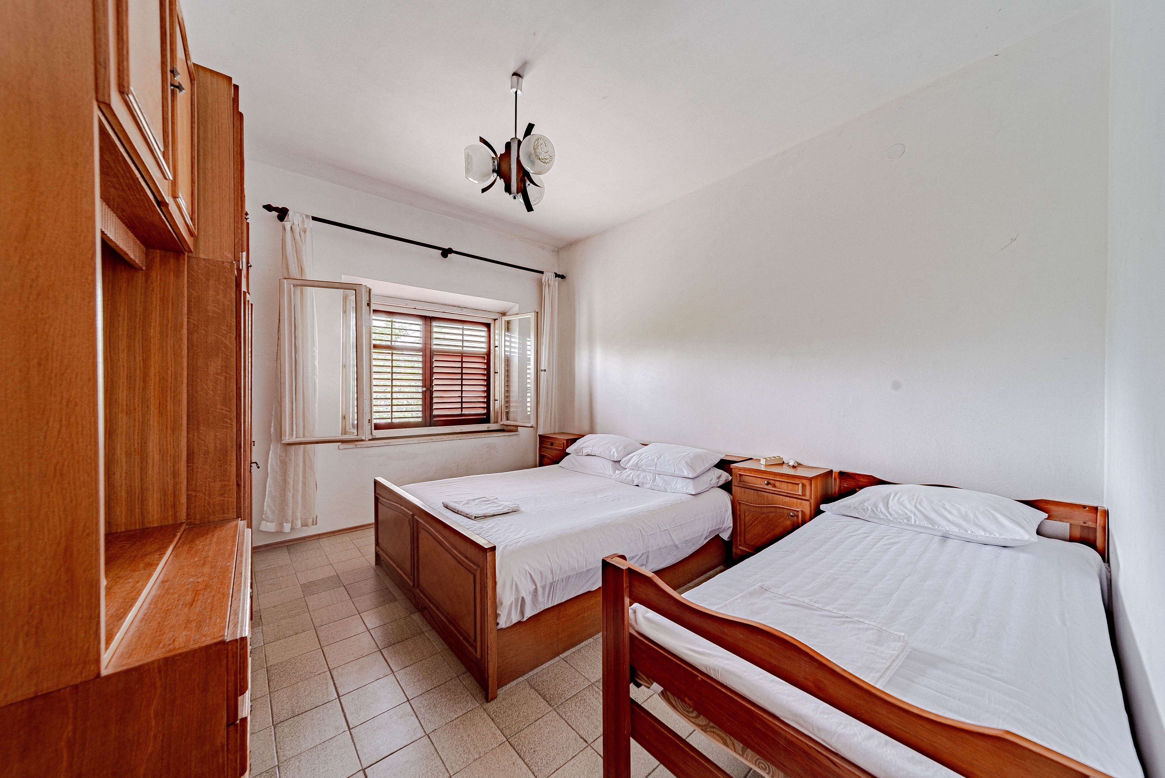 Comfortable and spacious house near beach Lumbarda, Korčula  K