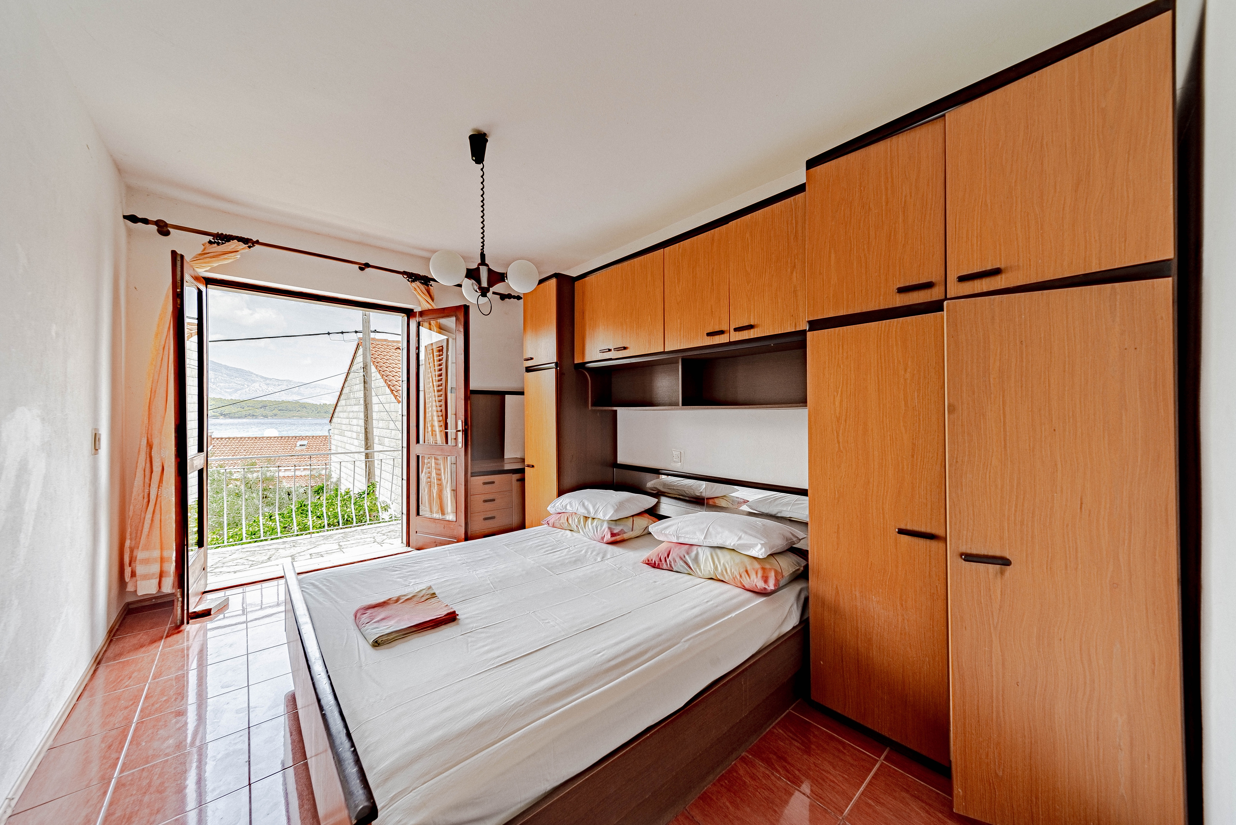 Comfortable and spacious house near beach Lumbarda, Korčula  K