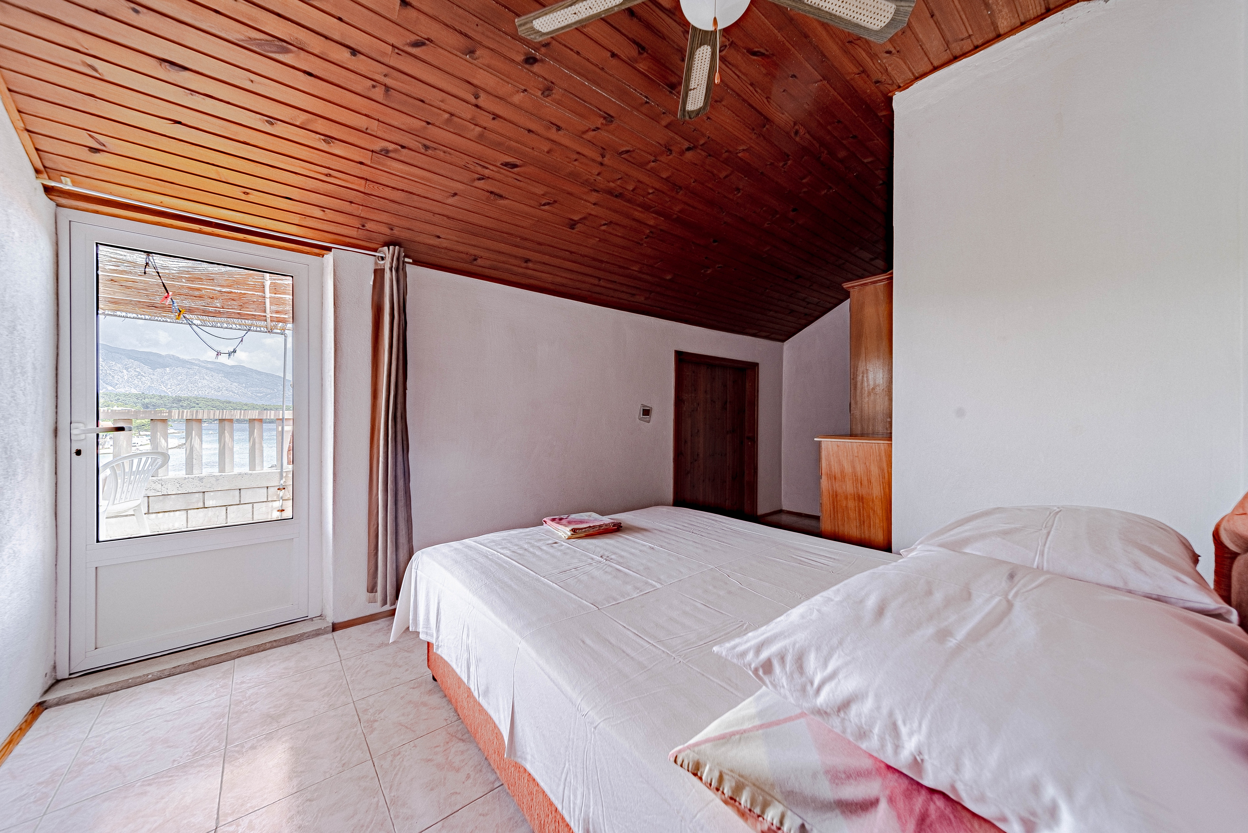 Comfortable and spacious house near beach Lumbarda, Korčula  K
