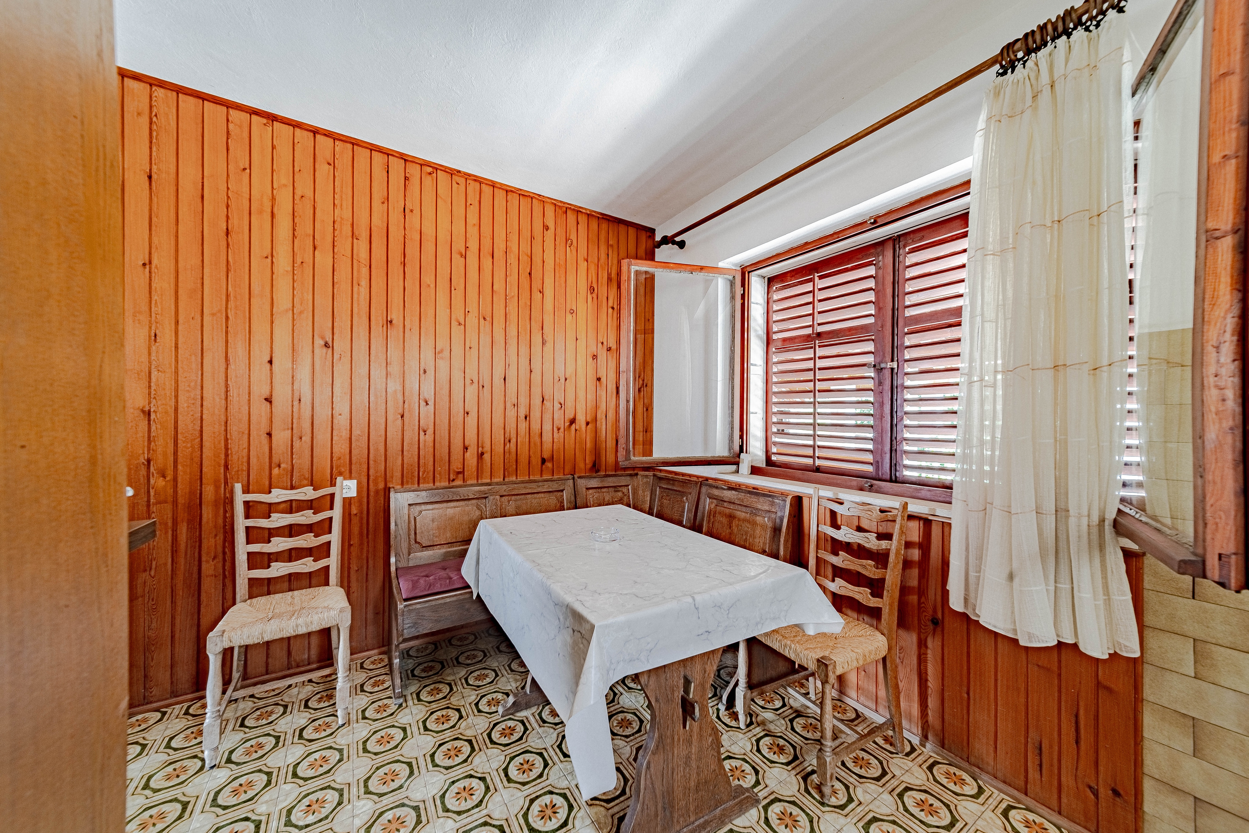 Comfortable and spacious house near beach Lumbarda, Korčula  K