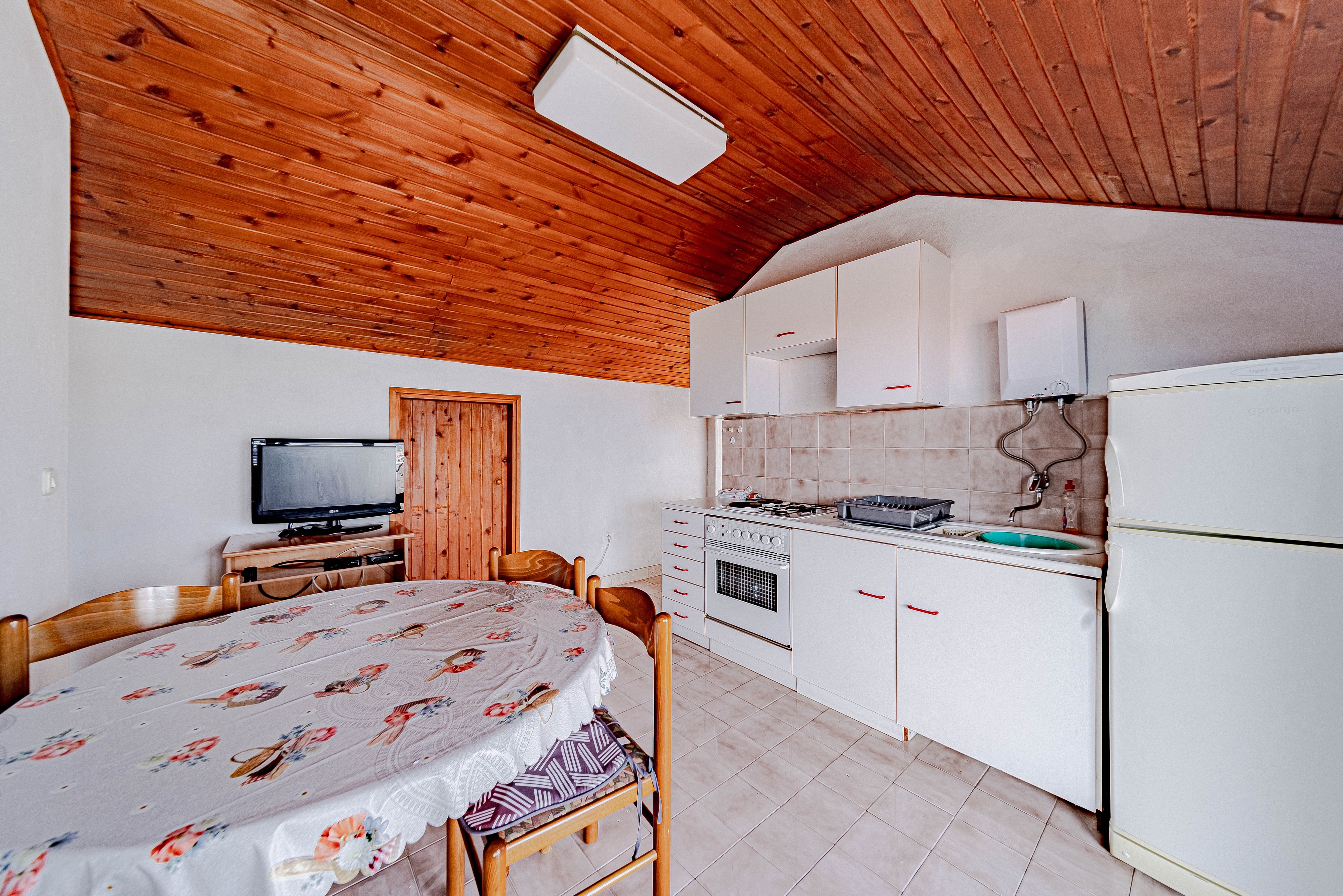 Comfortable and spacious house near beach Lumbarda, Korčula  K