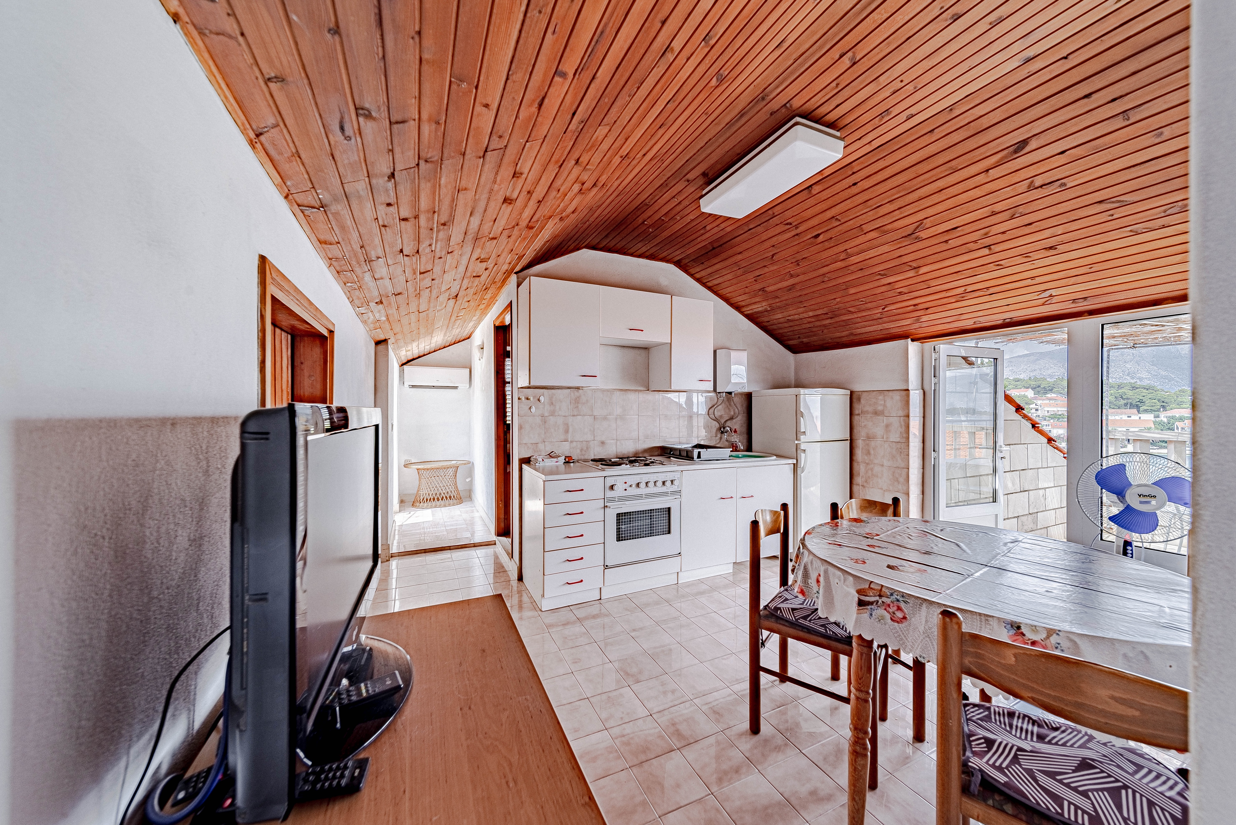 Comfortable and spacious house near beach Lumbarda, Korčula  K