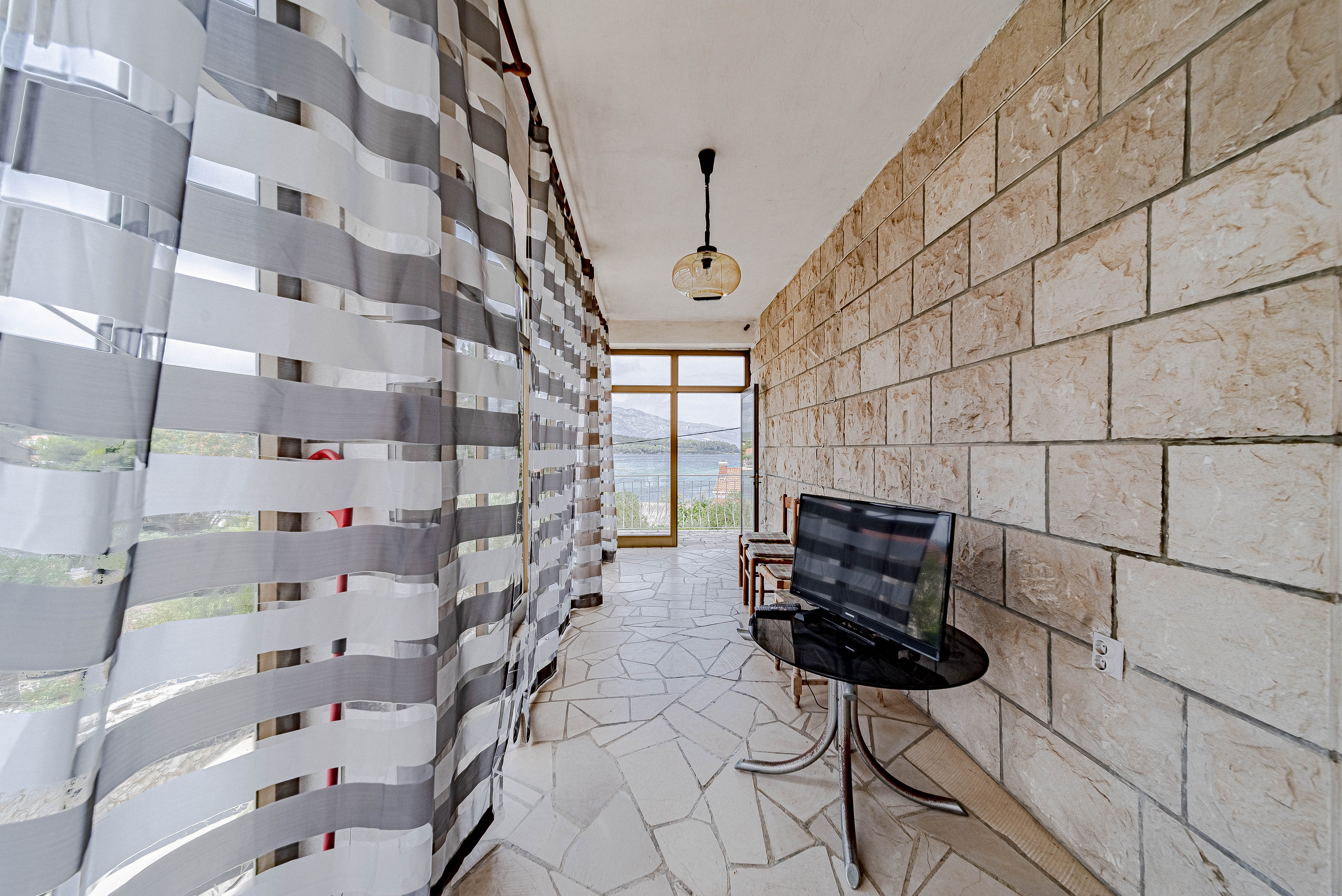 Comfortable and spacious house near beach Lumbarda, Korčula  K