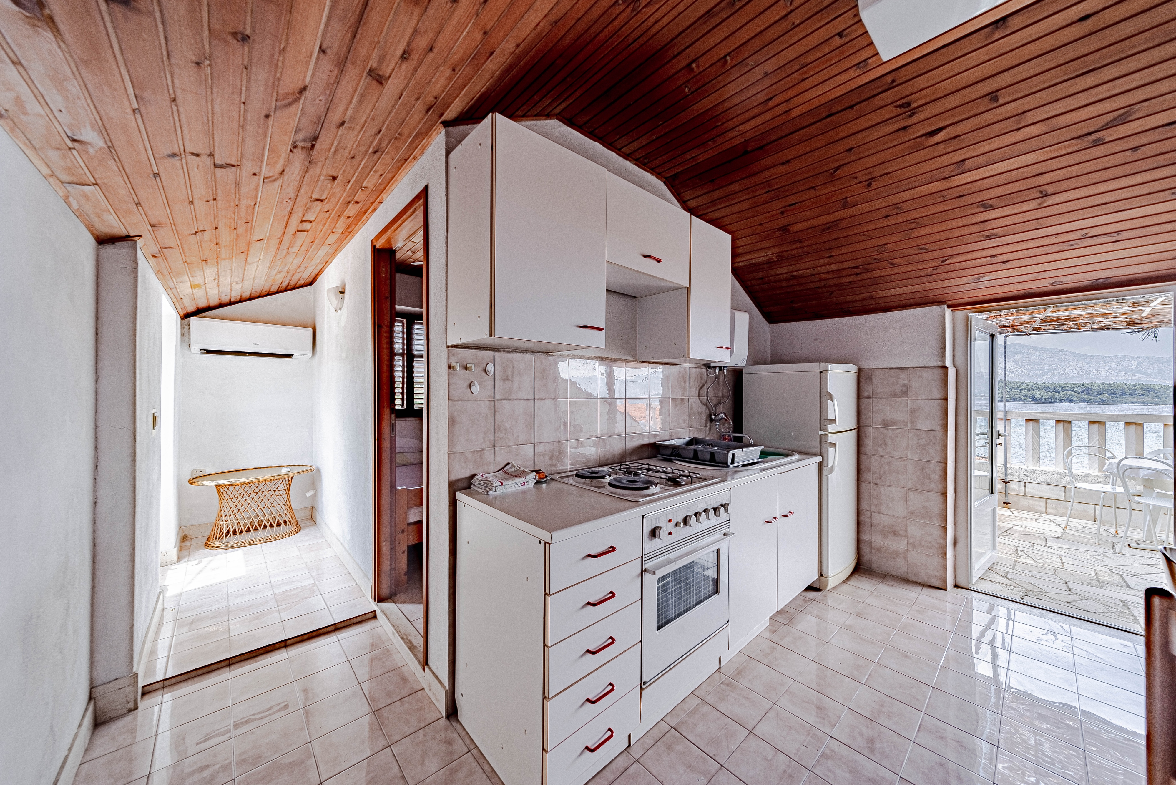 Comfortable and spacious house near beach Lumbarda, Korčula  K