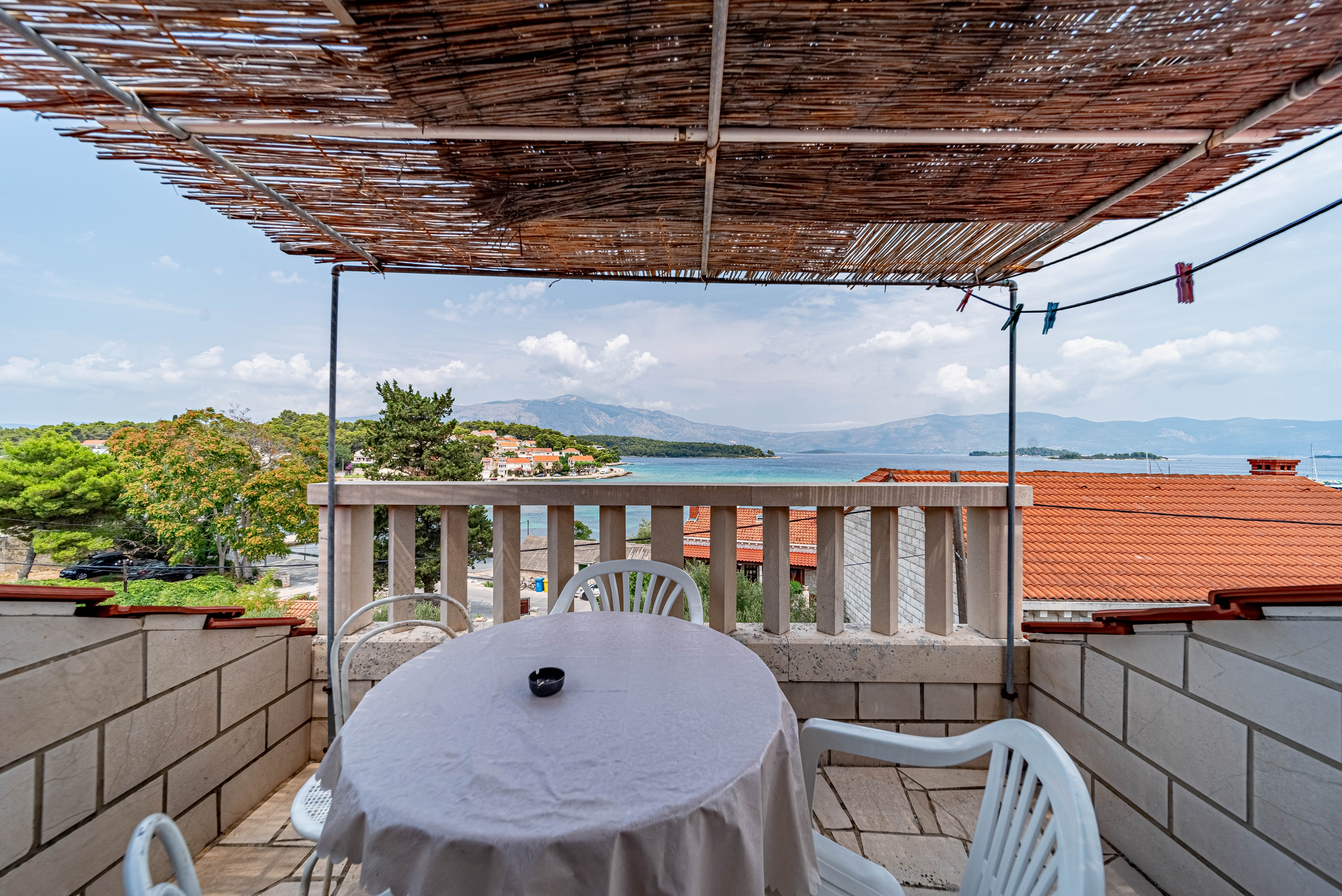 Comfortable and spacious house near beach Lumbarda, Korčula  K