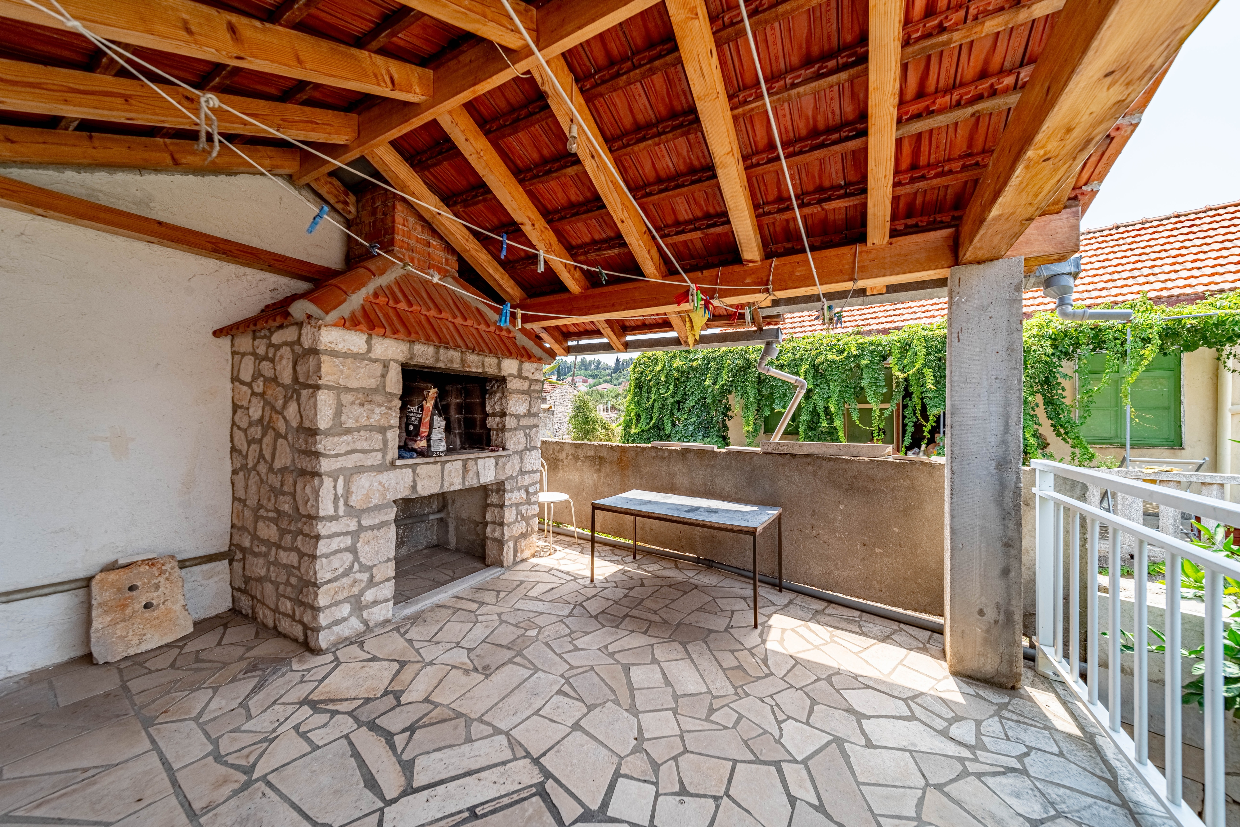 Comfortable and spacious house near beach Lumbarda, Korčula  K