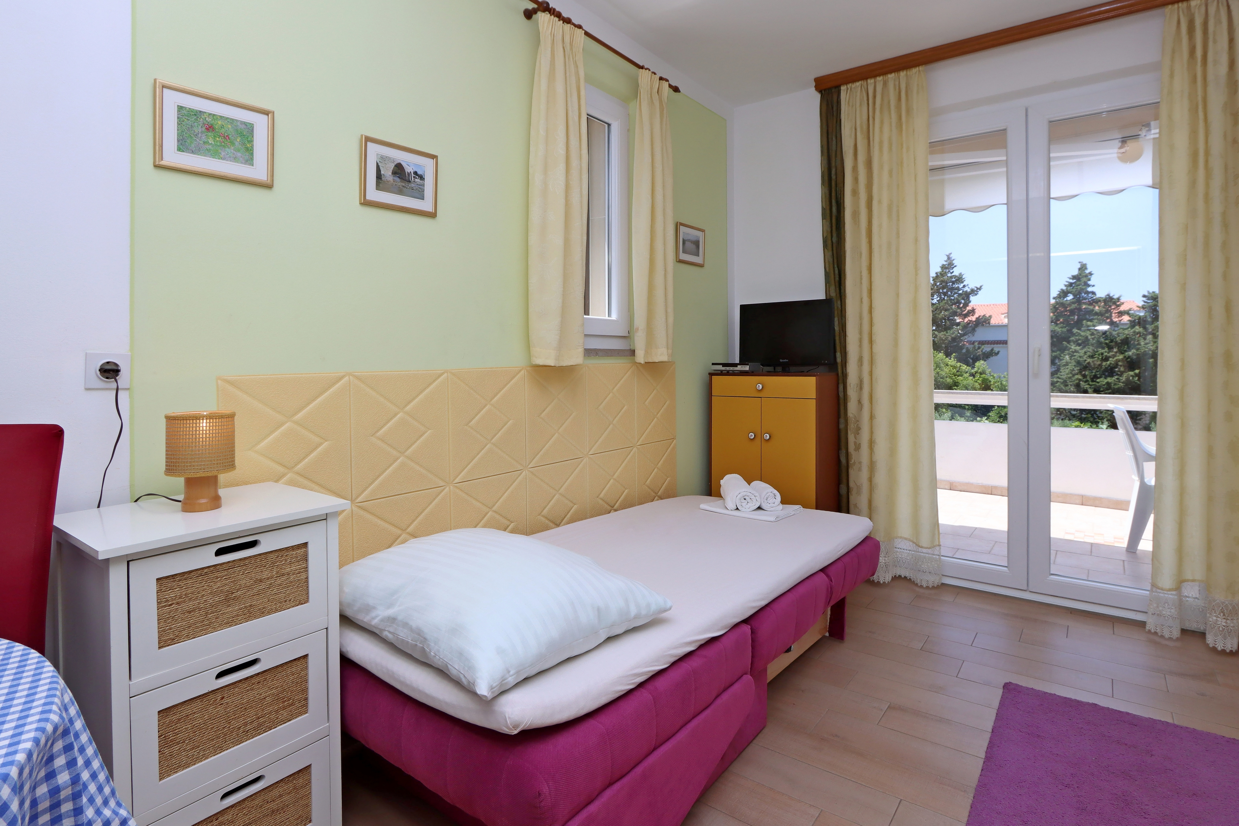 One bedroom apartment with terrace Novalja, Pag (A-213-b)