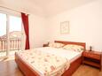 Спальня 1 Orebić, Спальня 1 в размещении типа apartment, WiFi.