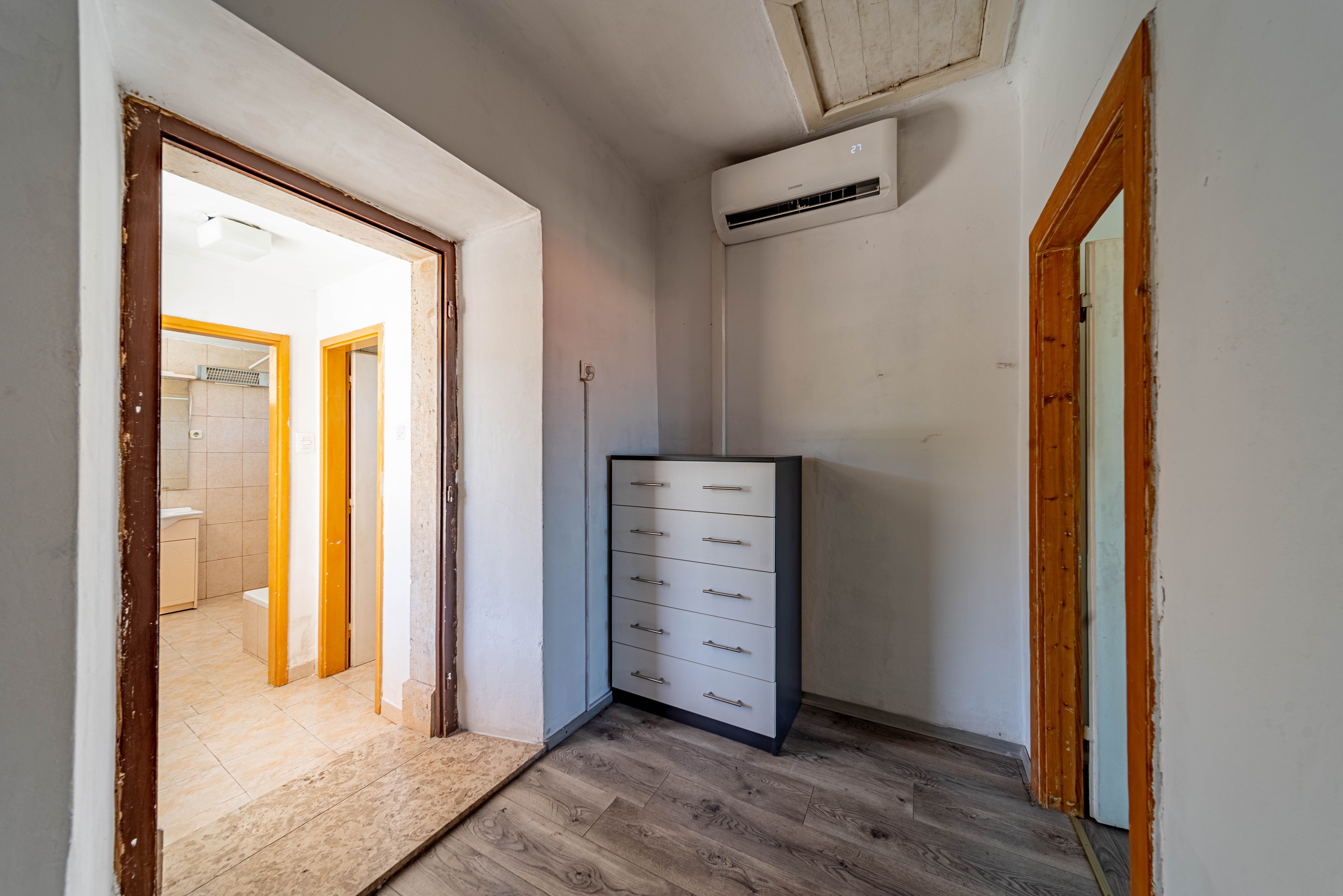 Four bedroom house with terrace Lumbarda, Korčula  K