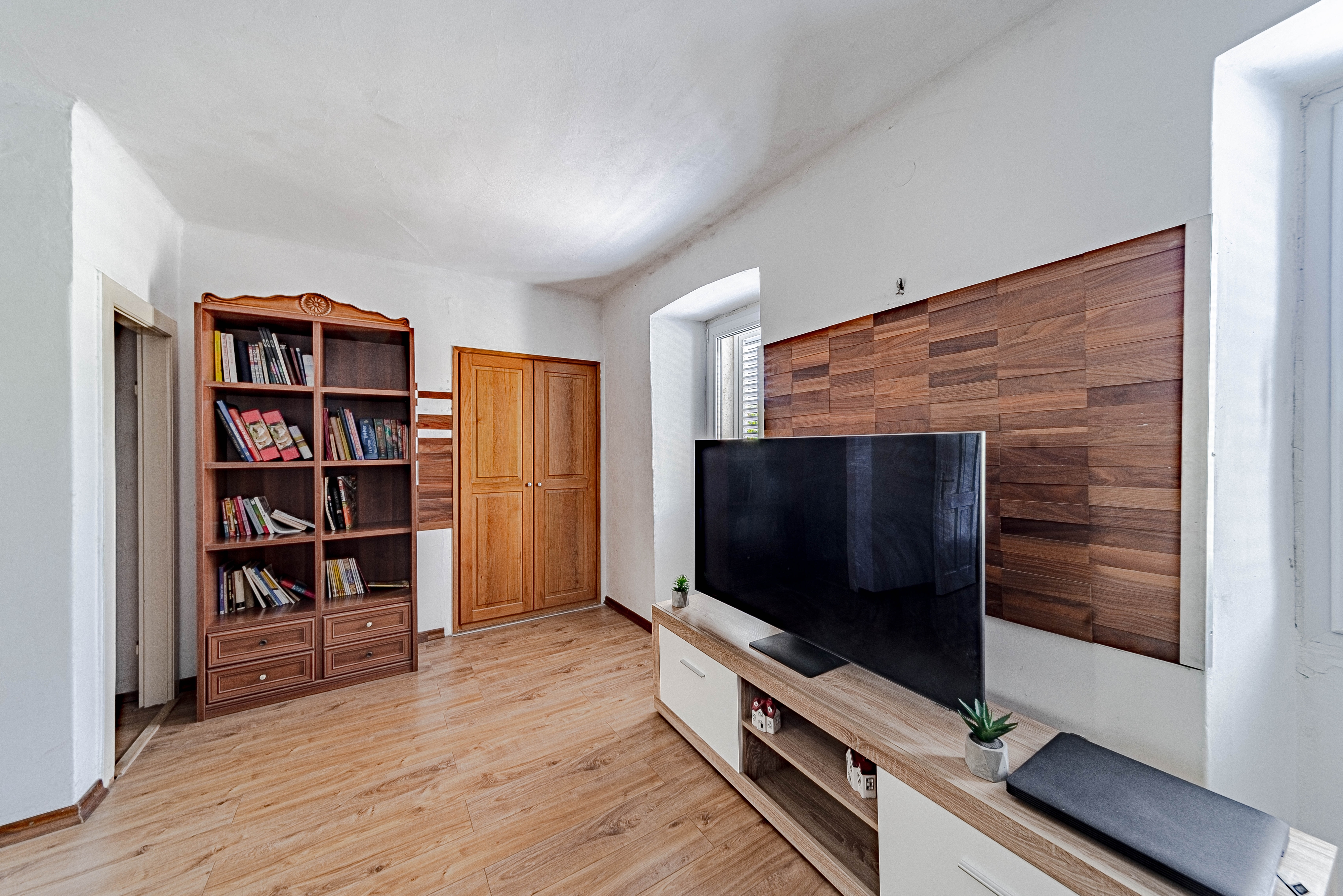Four bedroom house with terrace Lumbarda, Korčula  K