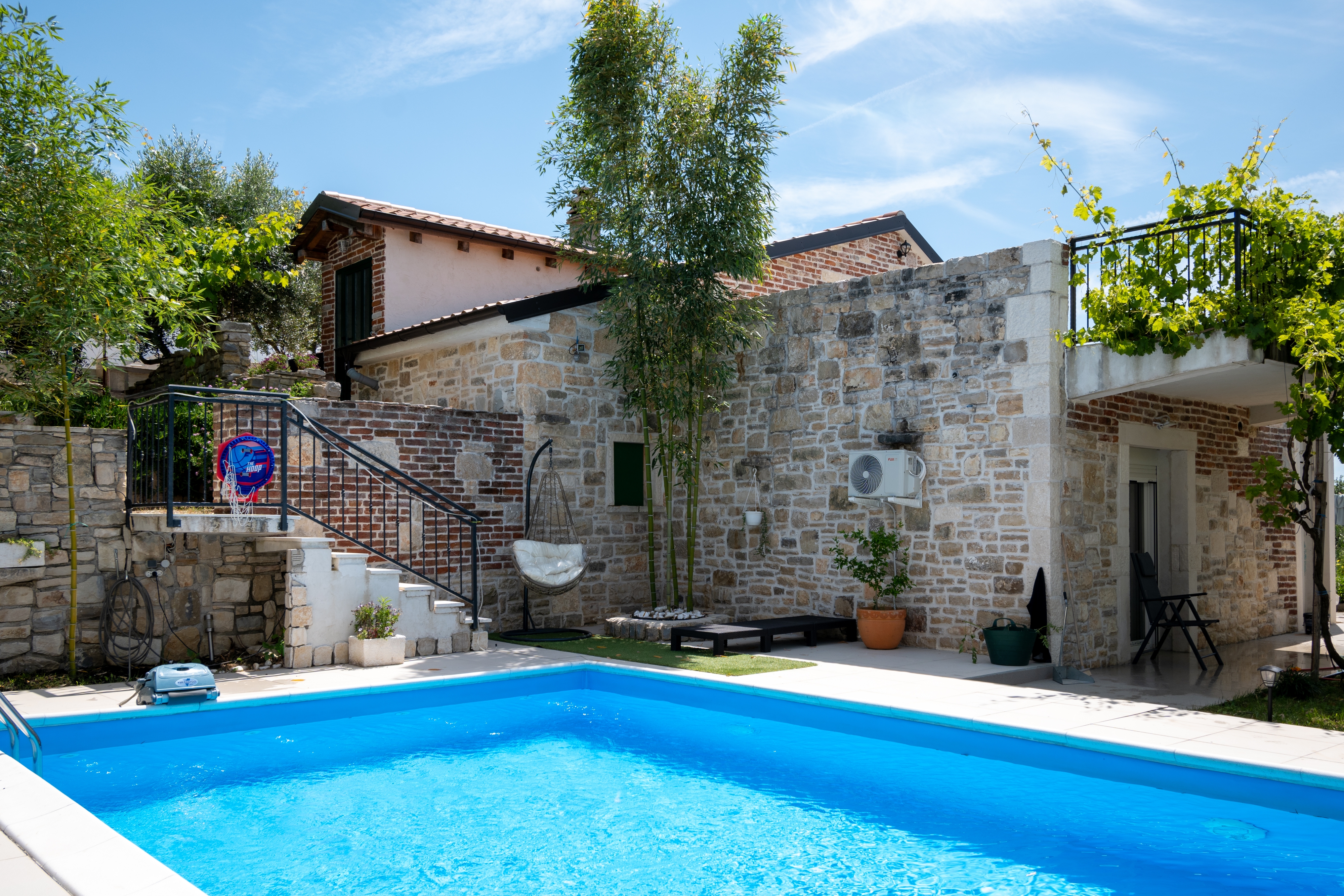 Three bedroom house with terrace Radovin, Zadar (K-21307) Three bedroom house with terrace Radovin, Zadar (K-21307)