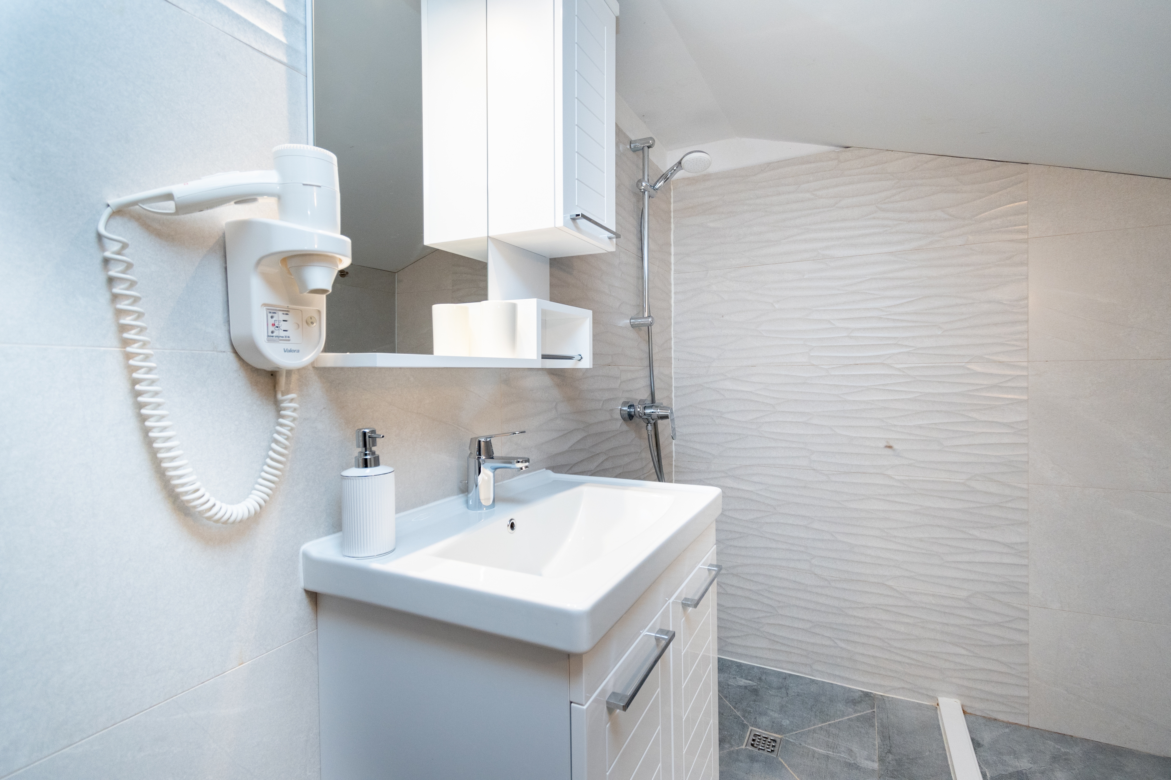 Three bedroom house with terrace Radovin, Zadar  K