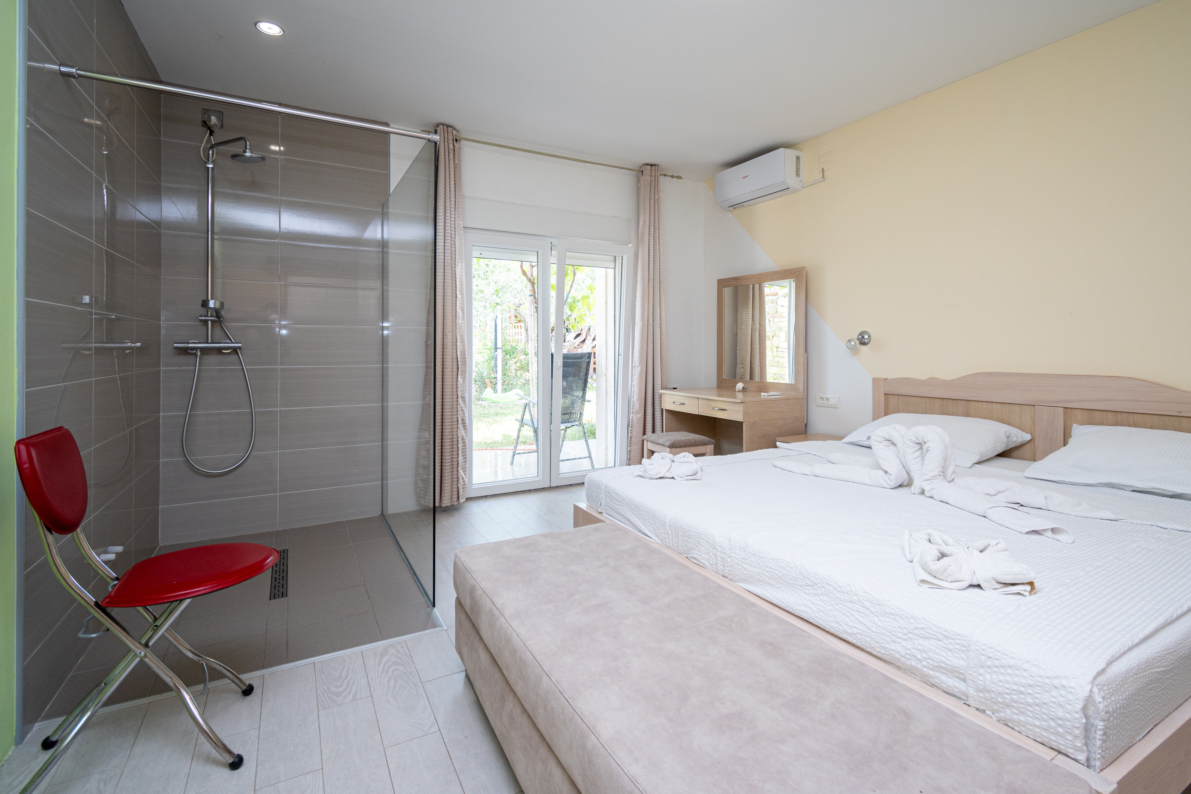 Three bedroom house with terrace Radovin, Zadar  K