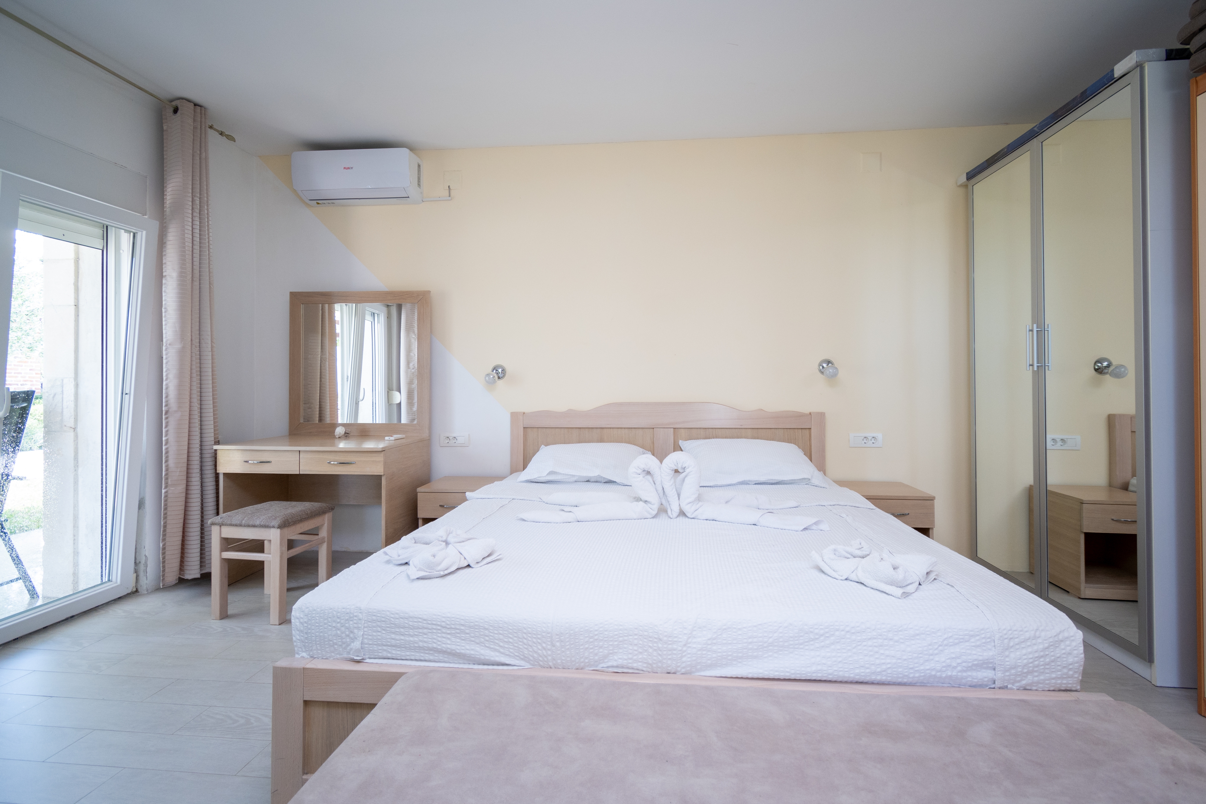Three bedroom house with terrace Radovin, Zadar  K