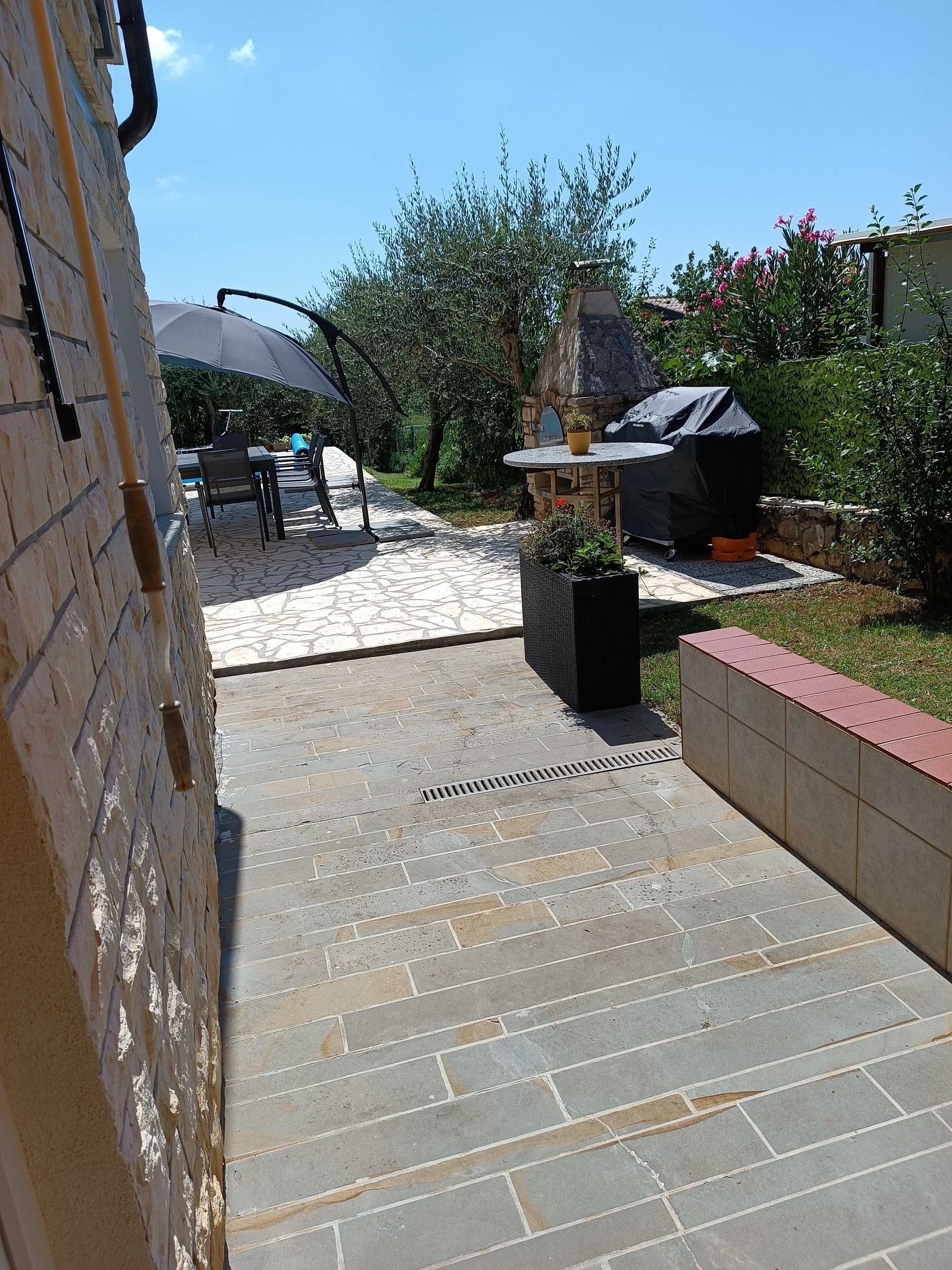 One bedroom apartment with terrace Kaštel, Central Istria - Središnja Istra  A-b
