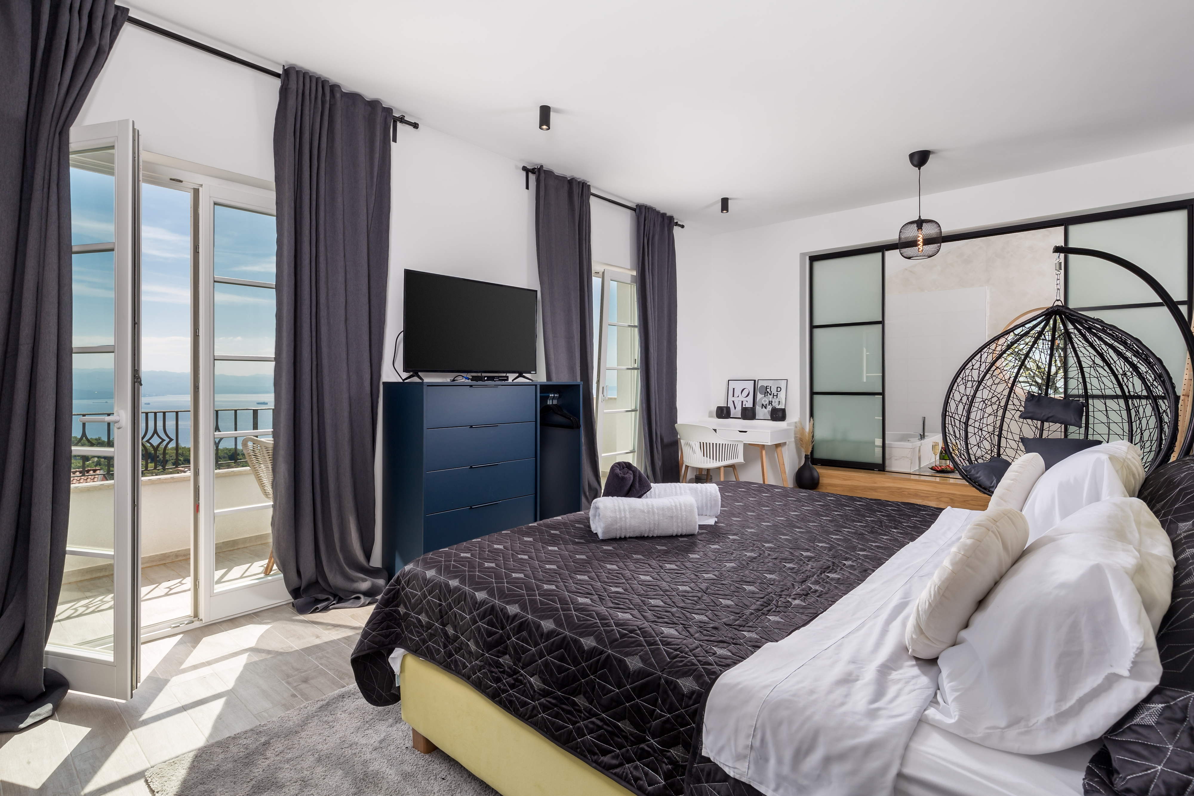 Comfortable and spacious house with terrace and sea view Ičići, Opatija  K