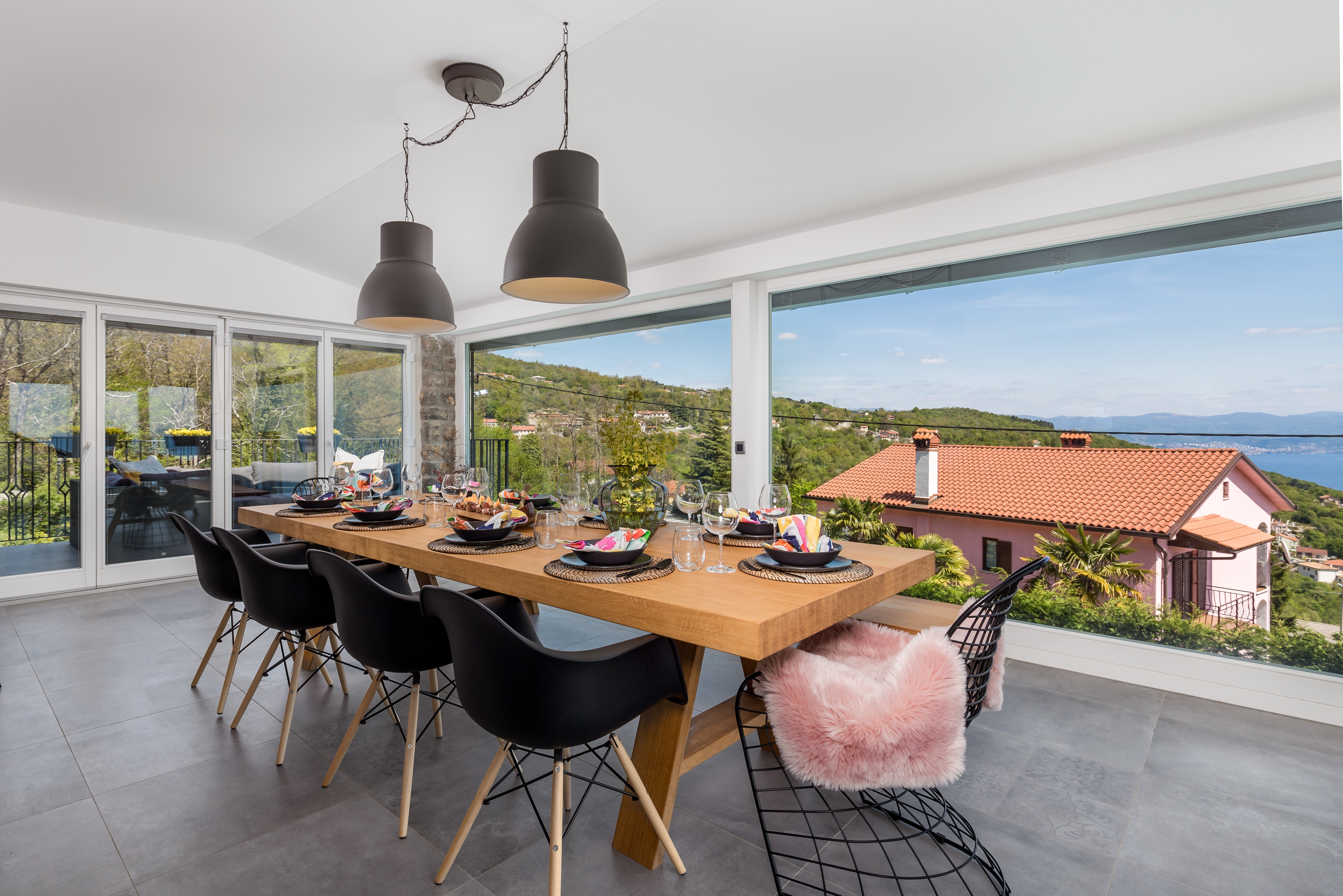 Comfortable and spacious house with terrace and sea view Ičići, Opatija  K
