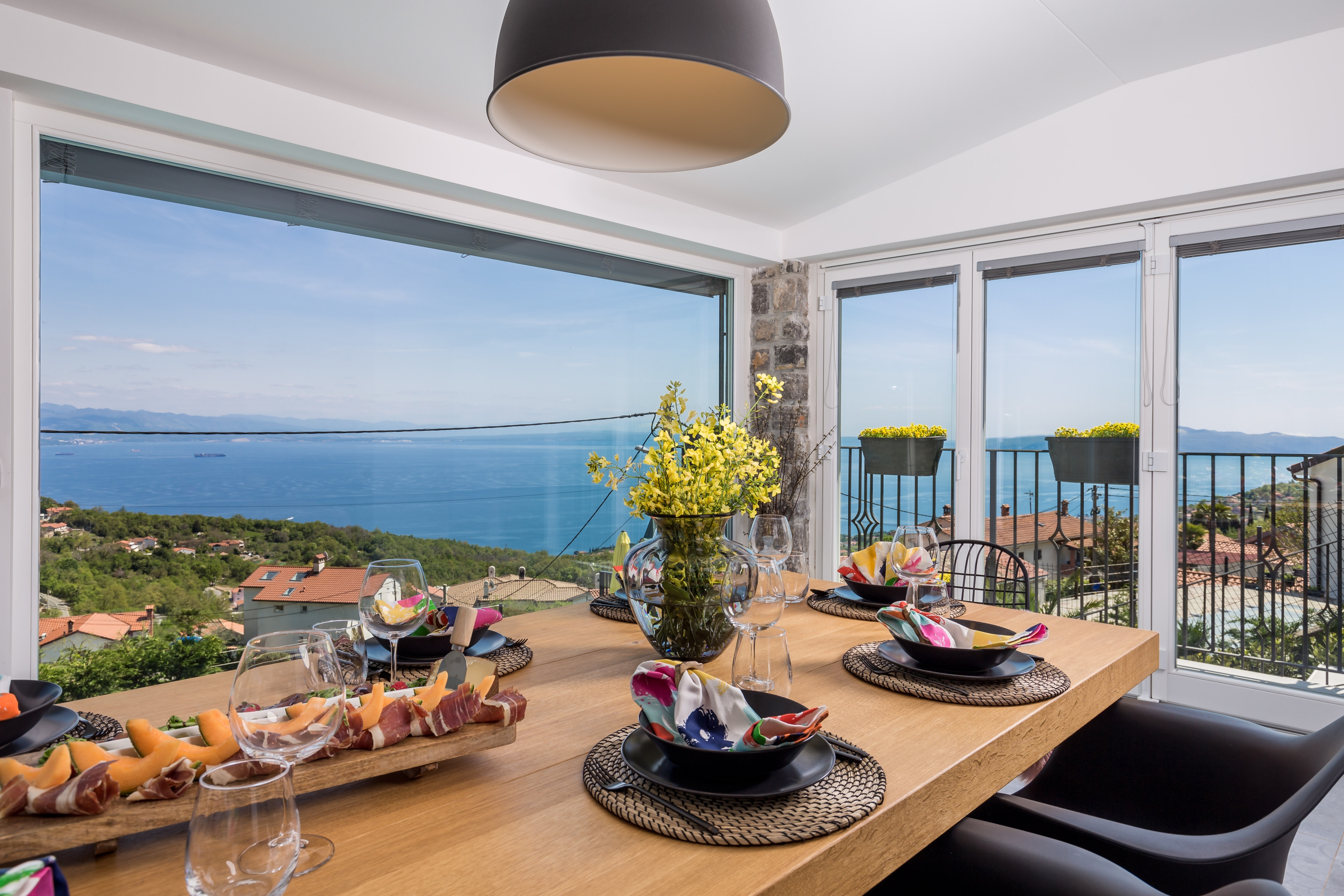 Comfortable and spacious house with terrace and sea view Ičići, Opatija  K