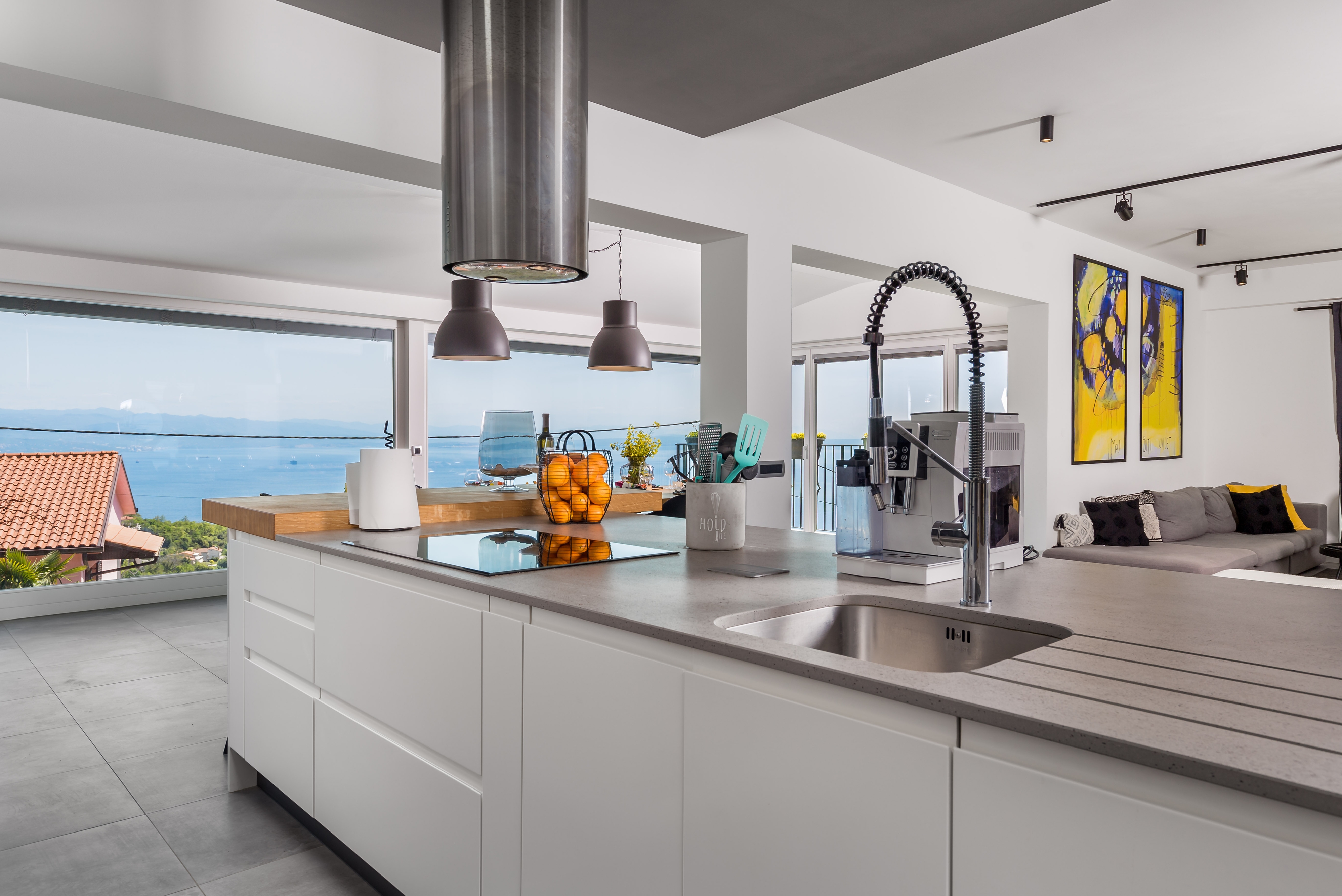 Comfortable and spacious house with terrace and sea view Ičići, Opatija  K