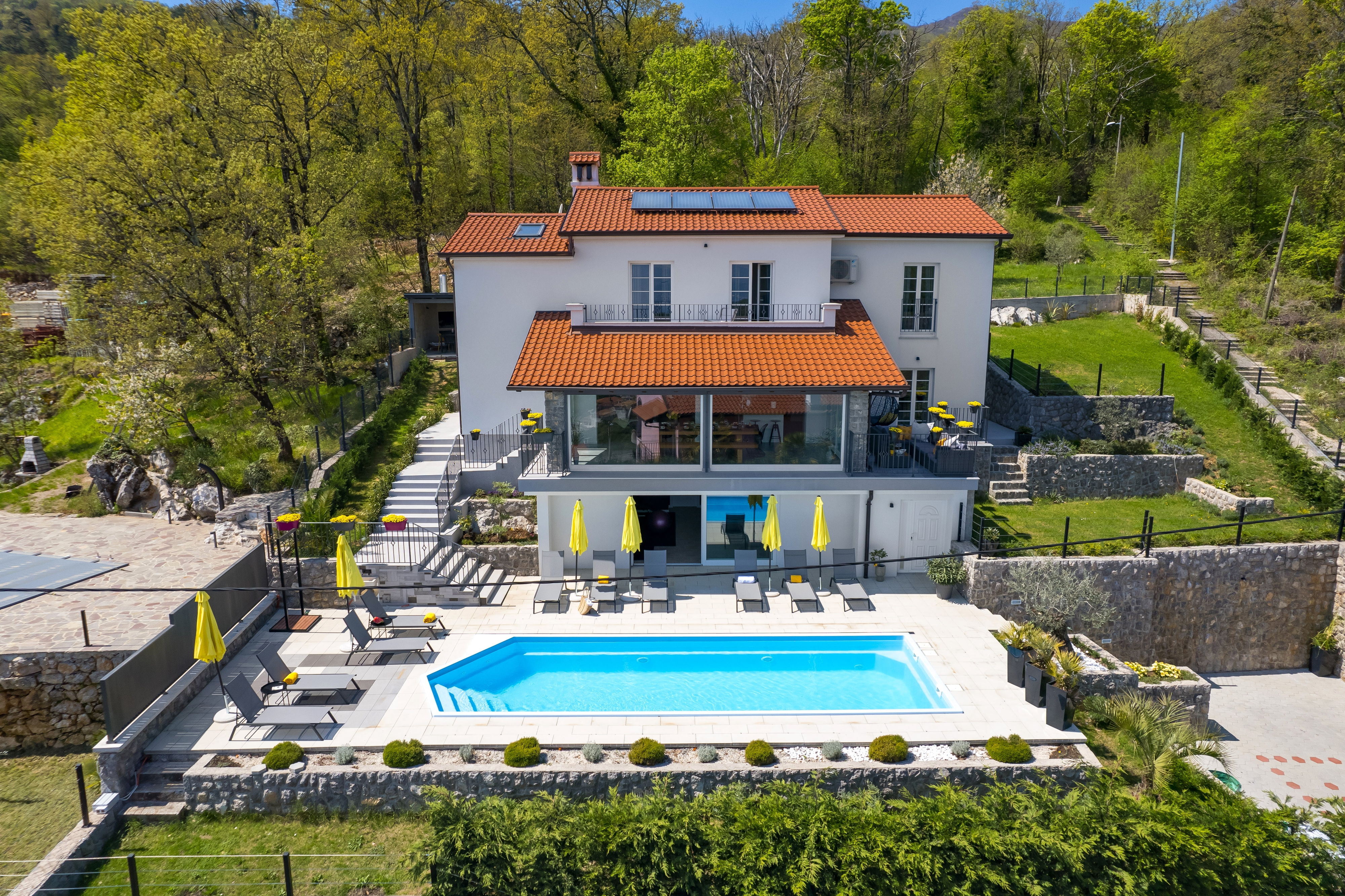 Udobna hiša S teraso in pogledom na morje Ičići, Opatija  K