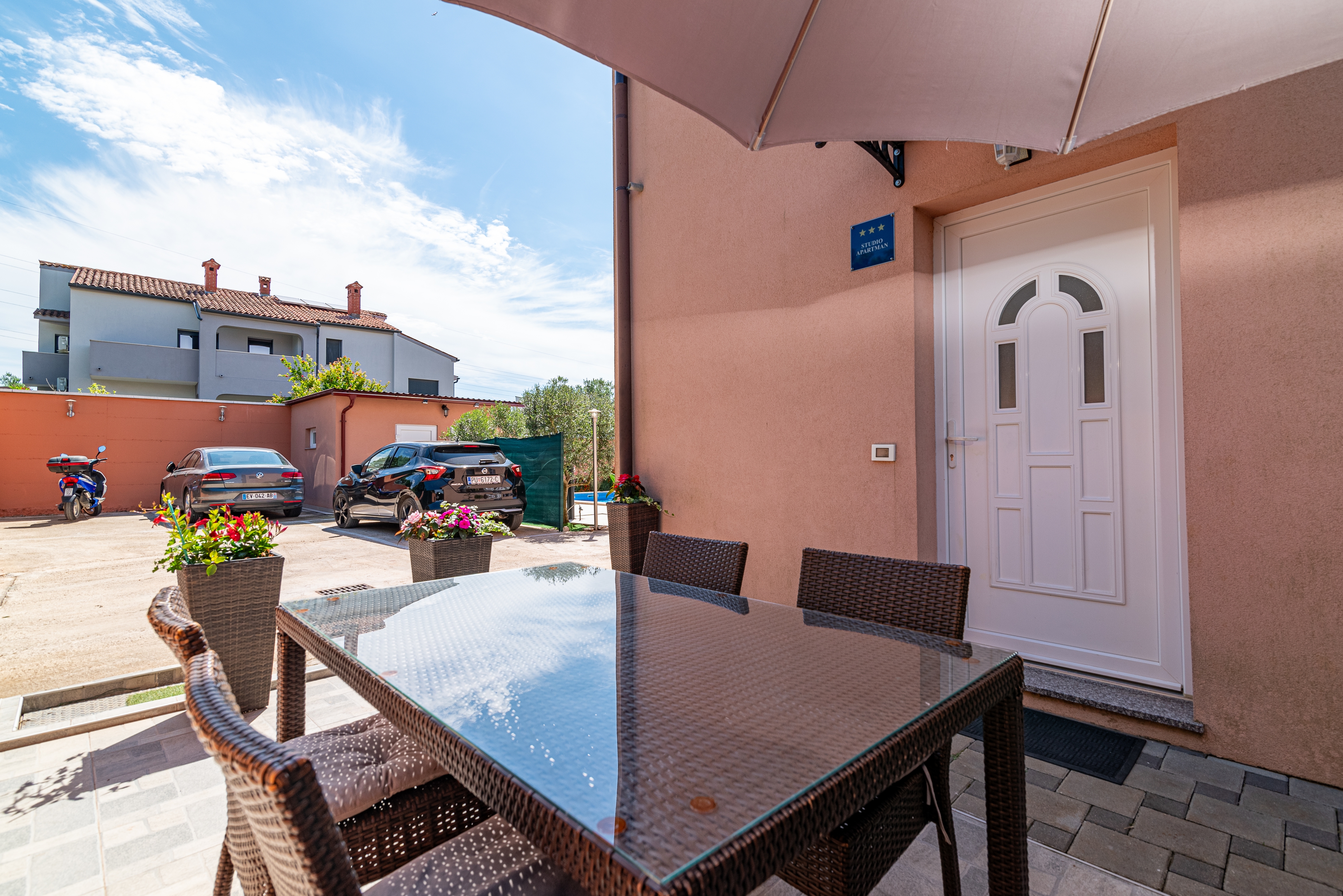 Studio flat with terrace Pula  AS-a