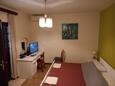 Dormitorio Cavtat, Dormitorio in the studio-apartment, air condition available, (pet friendly) y WiFi.