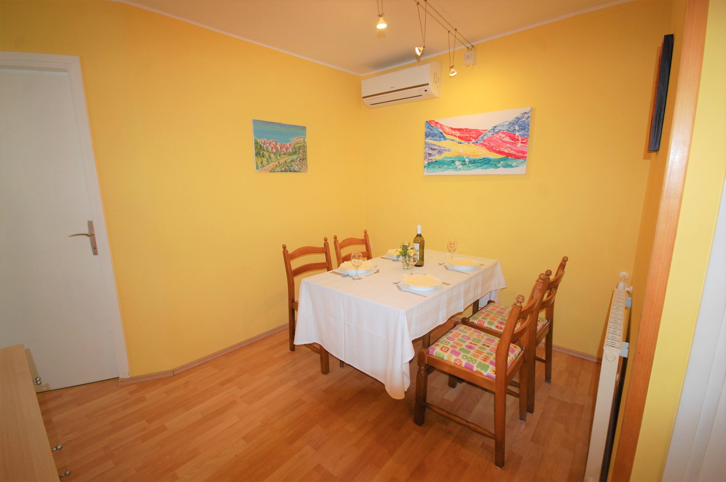 Two bedroom apartment with terrace Njivice, Krk  A-a