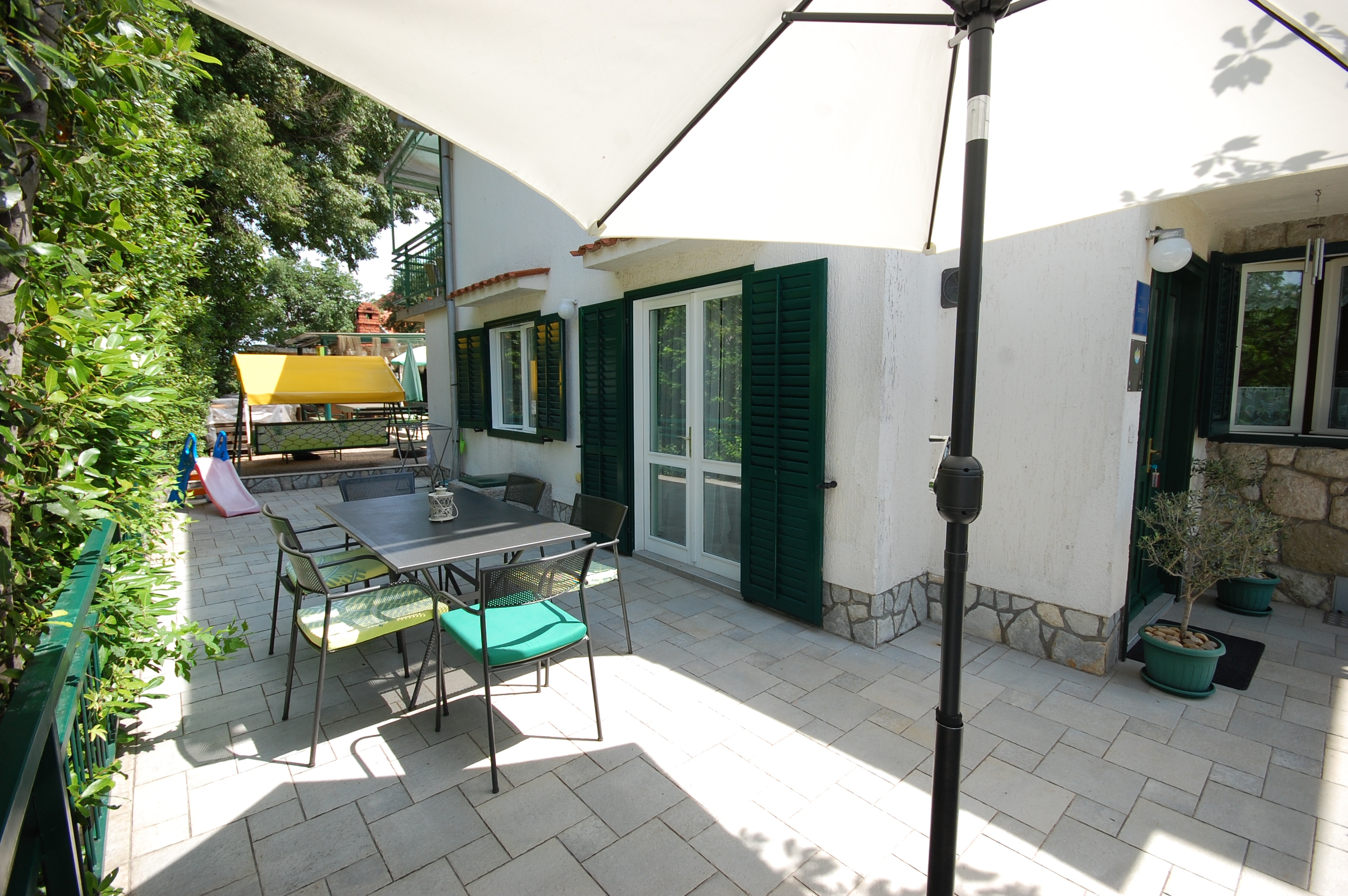 Two bedroom apartment with terrace Njivice, Krk  A-a