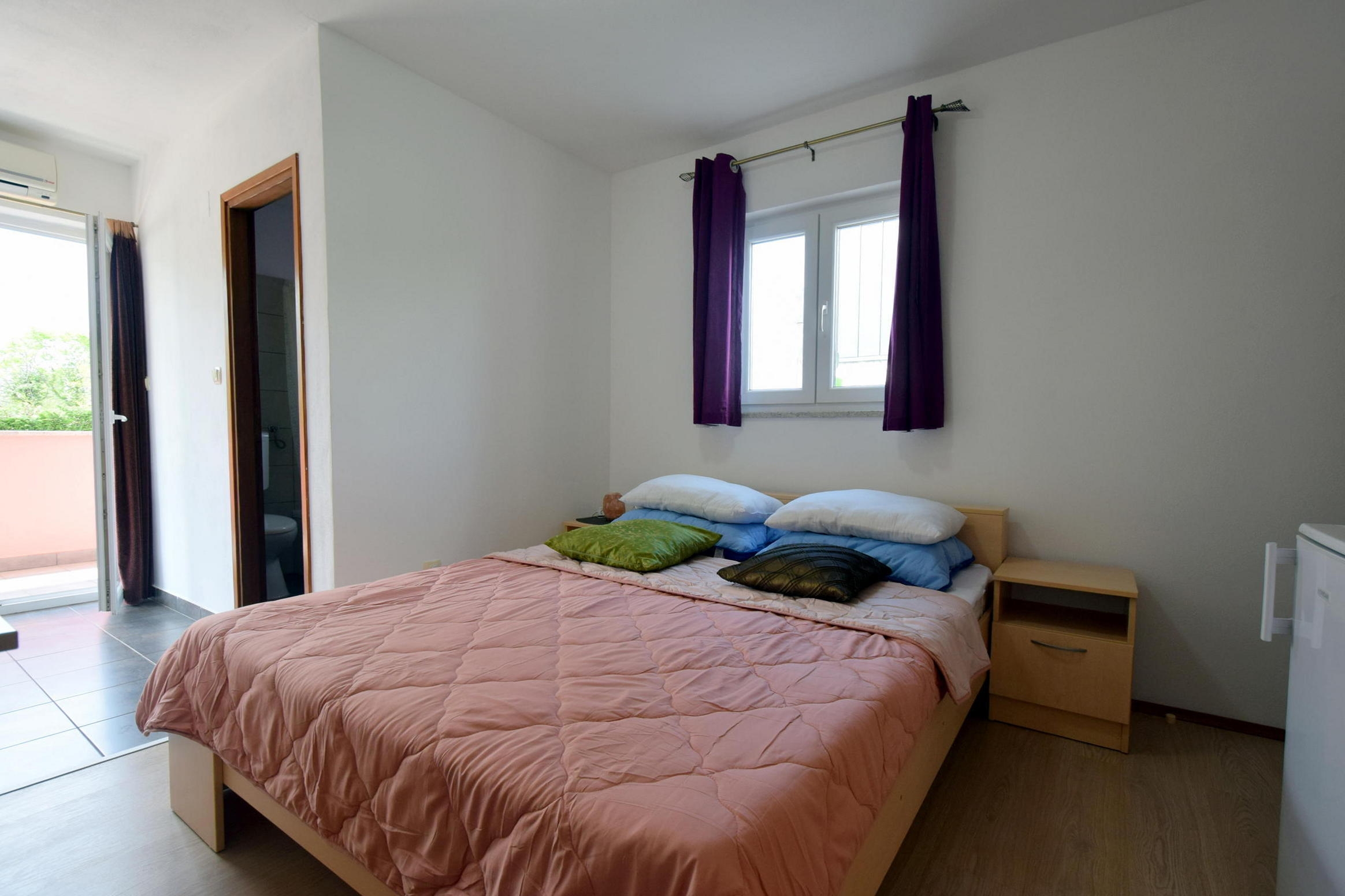 Room with balcony Rasopasno, Krk (S-21325-a)